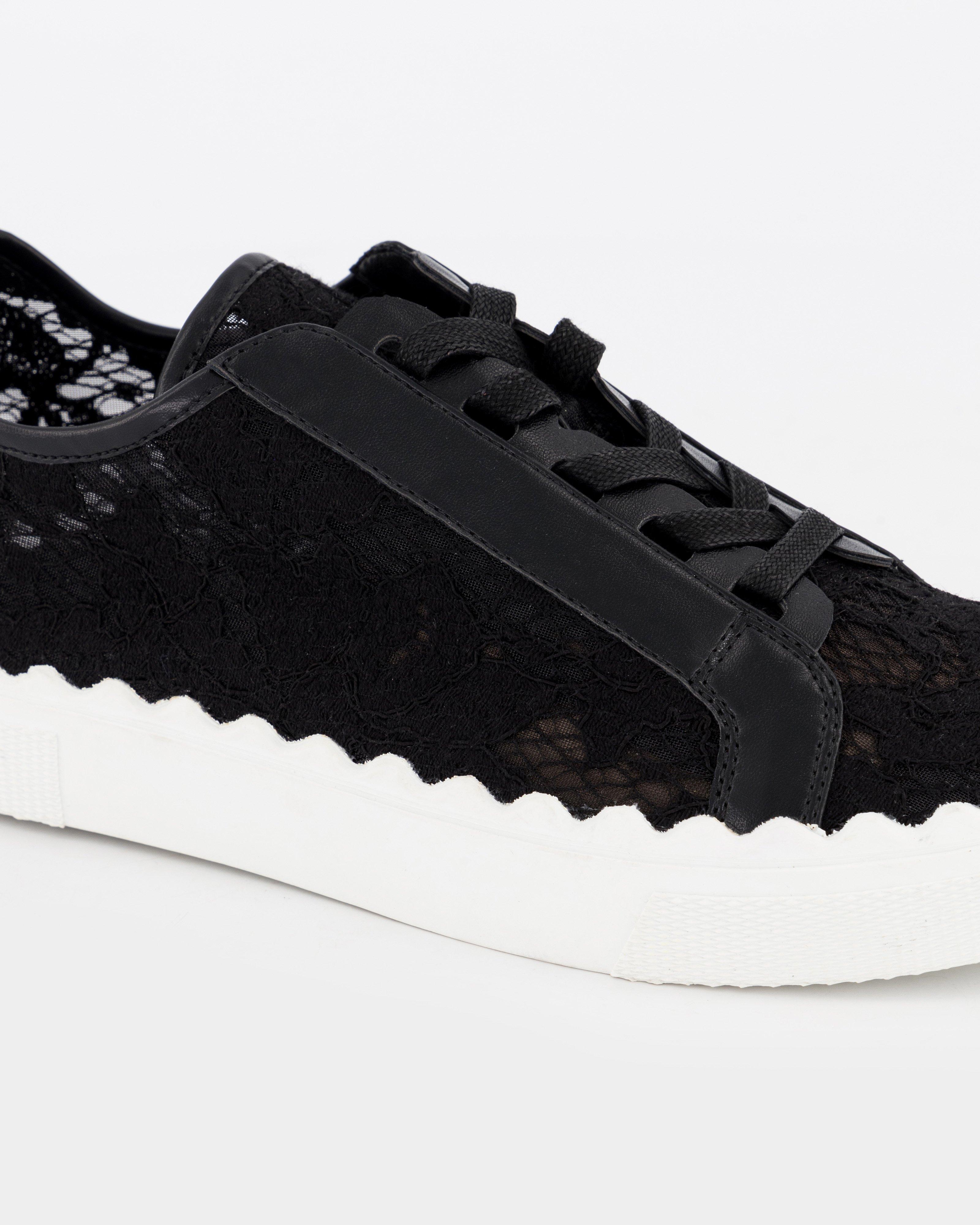 Quinn Lace Sneaker -  black