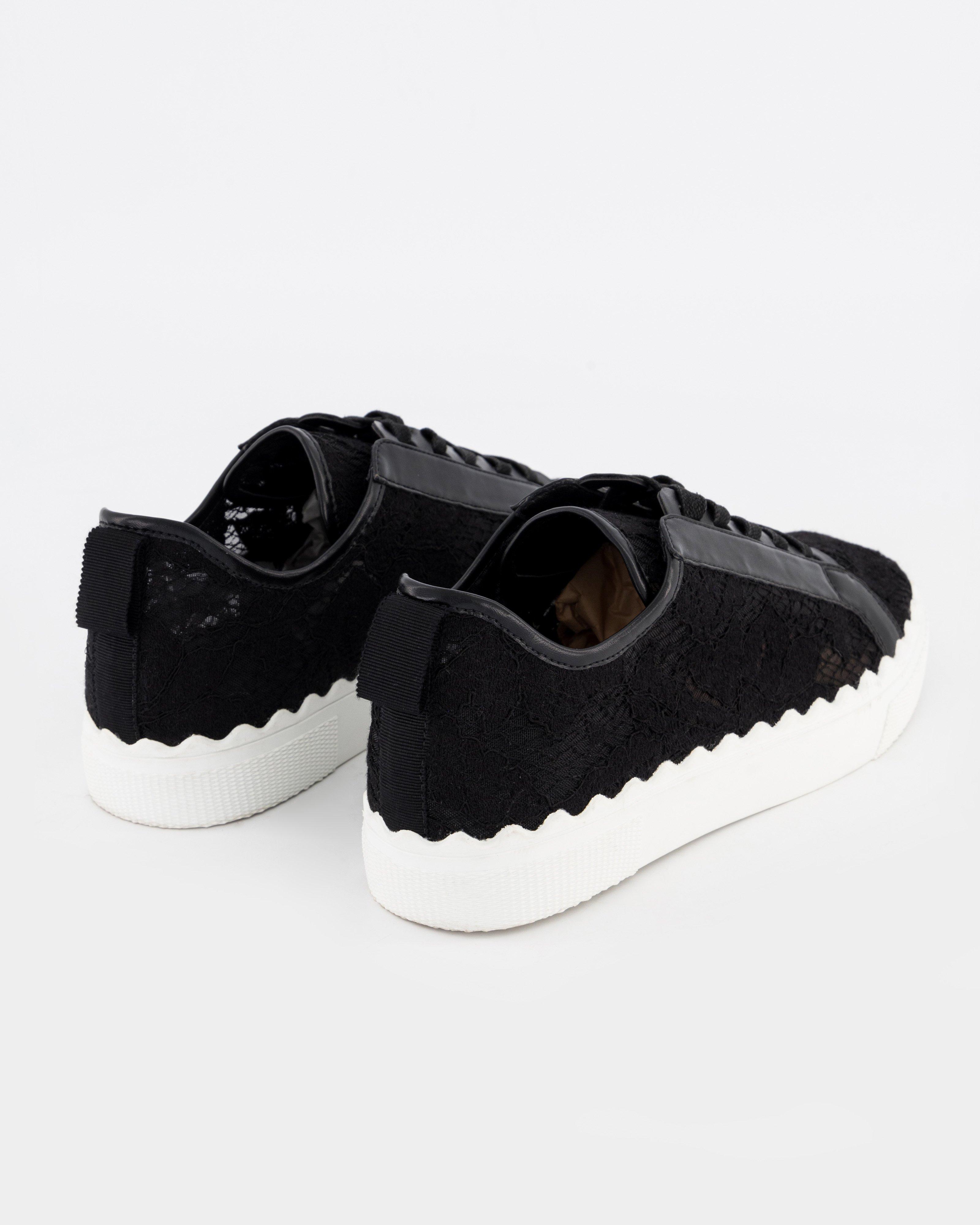 Quinn Lace Sneaker -  black