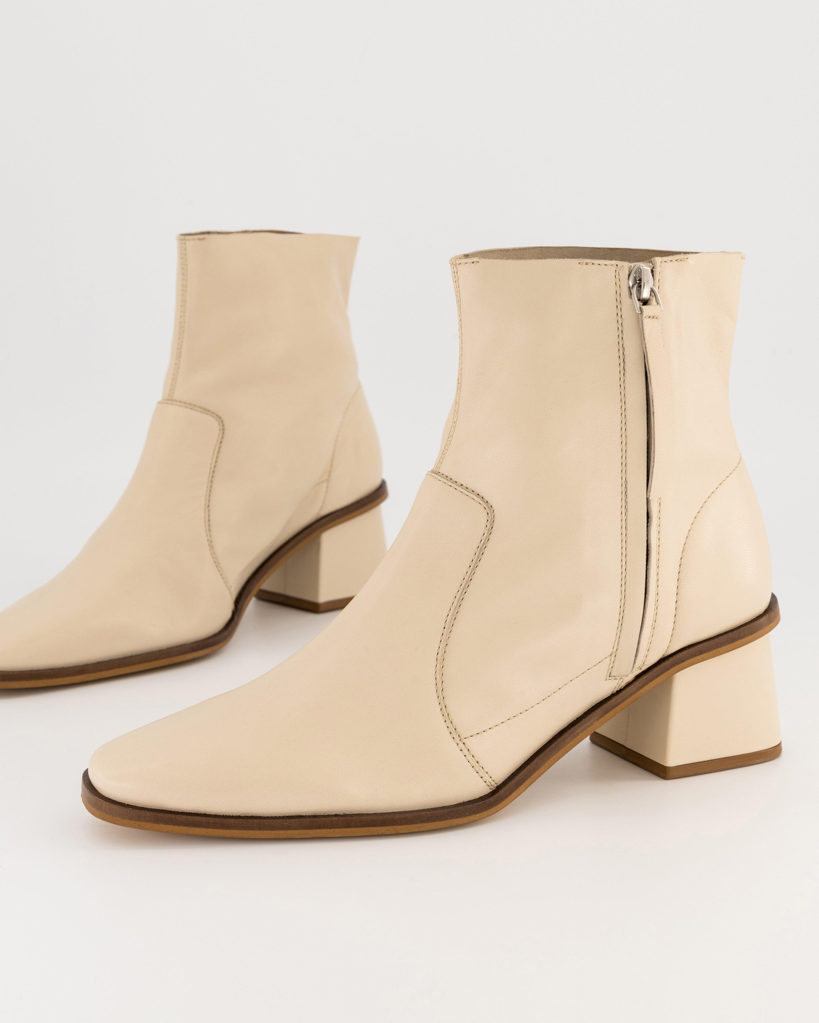 Poetry Behati boot -  bone