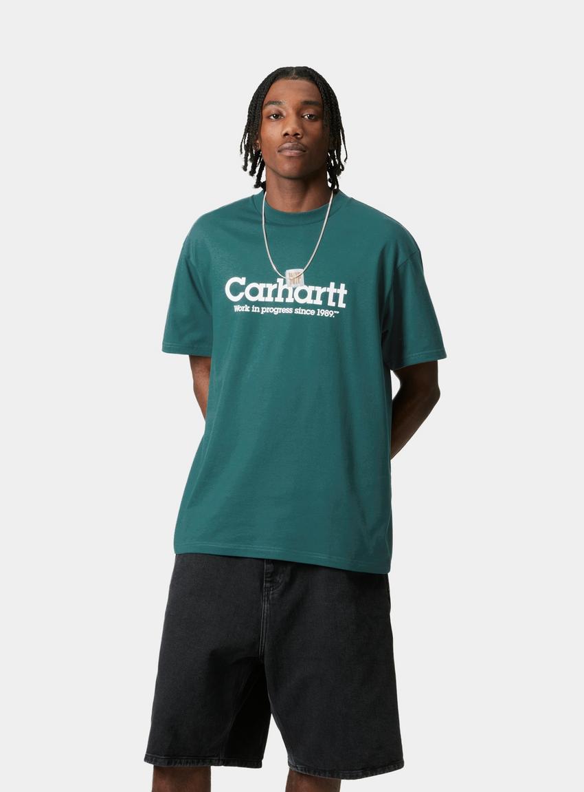 ★ドイツ発*carhartt WIP*新作*Label Script Tシャツ/MALACHITE Carhartt WIP S/S Label Script T-Shirt, Malachite | Official