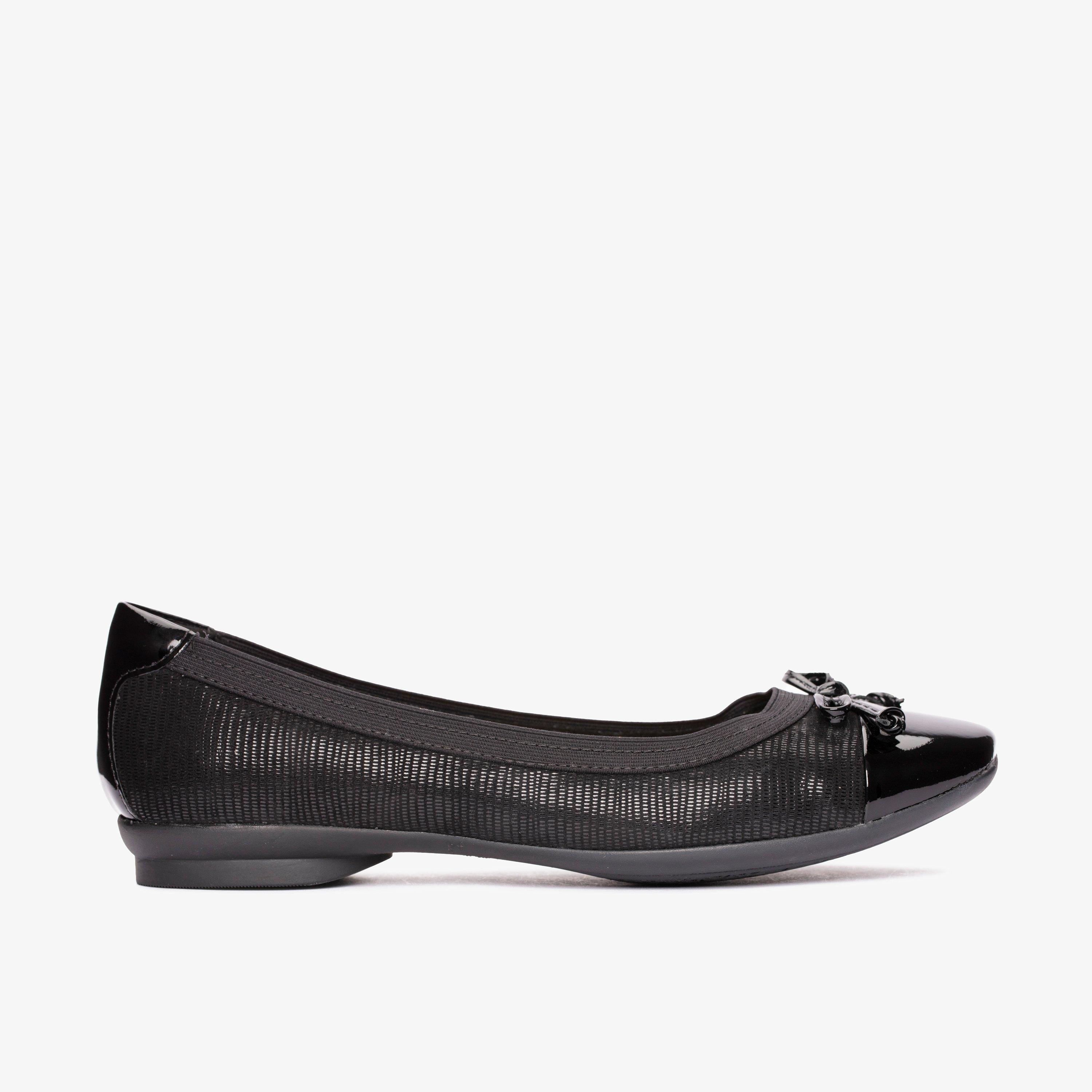 Clarks ladies flat black shoes best sale