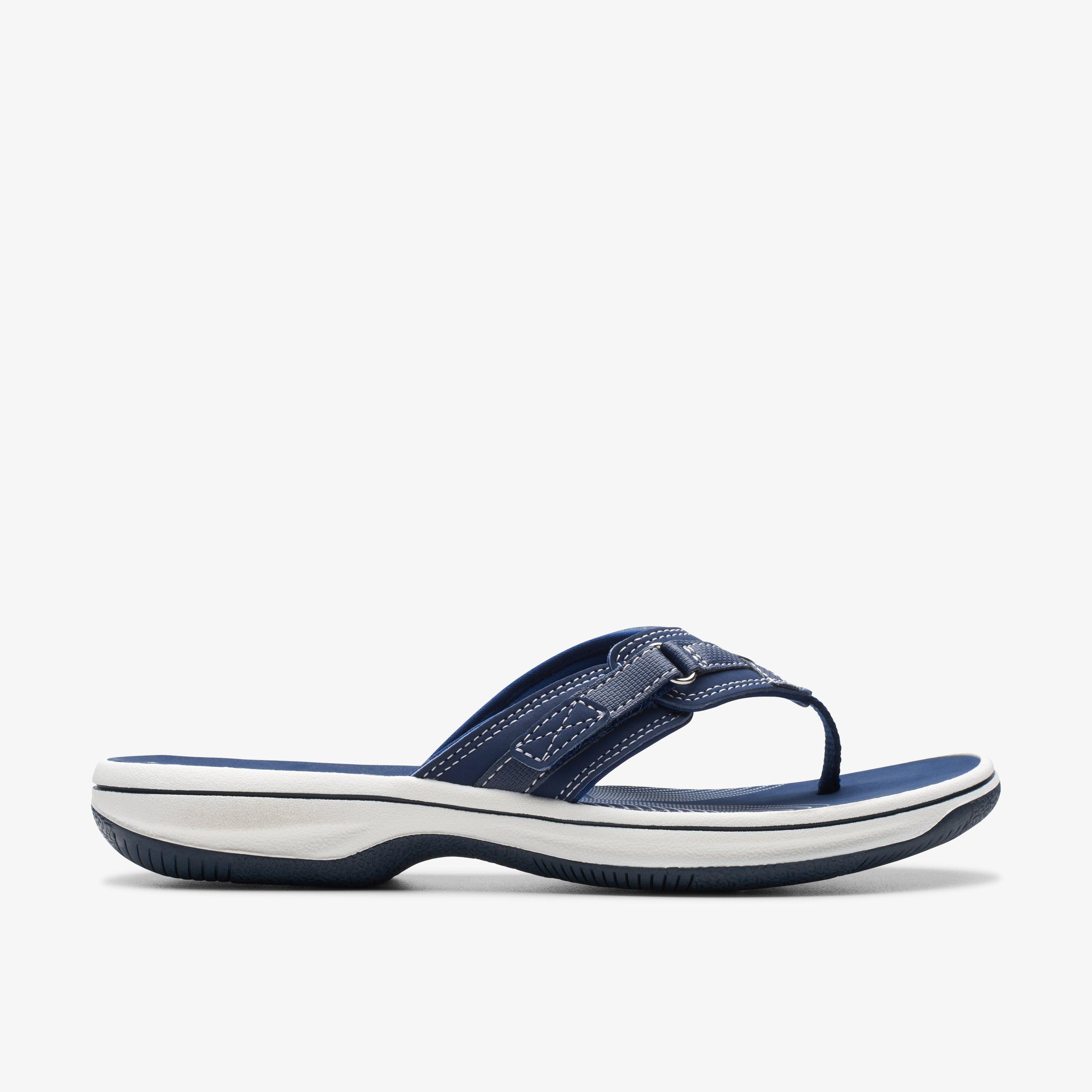 Clarks collection best sale flip flops