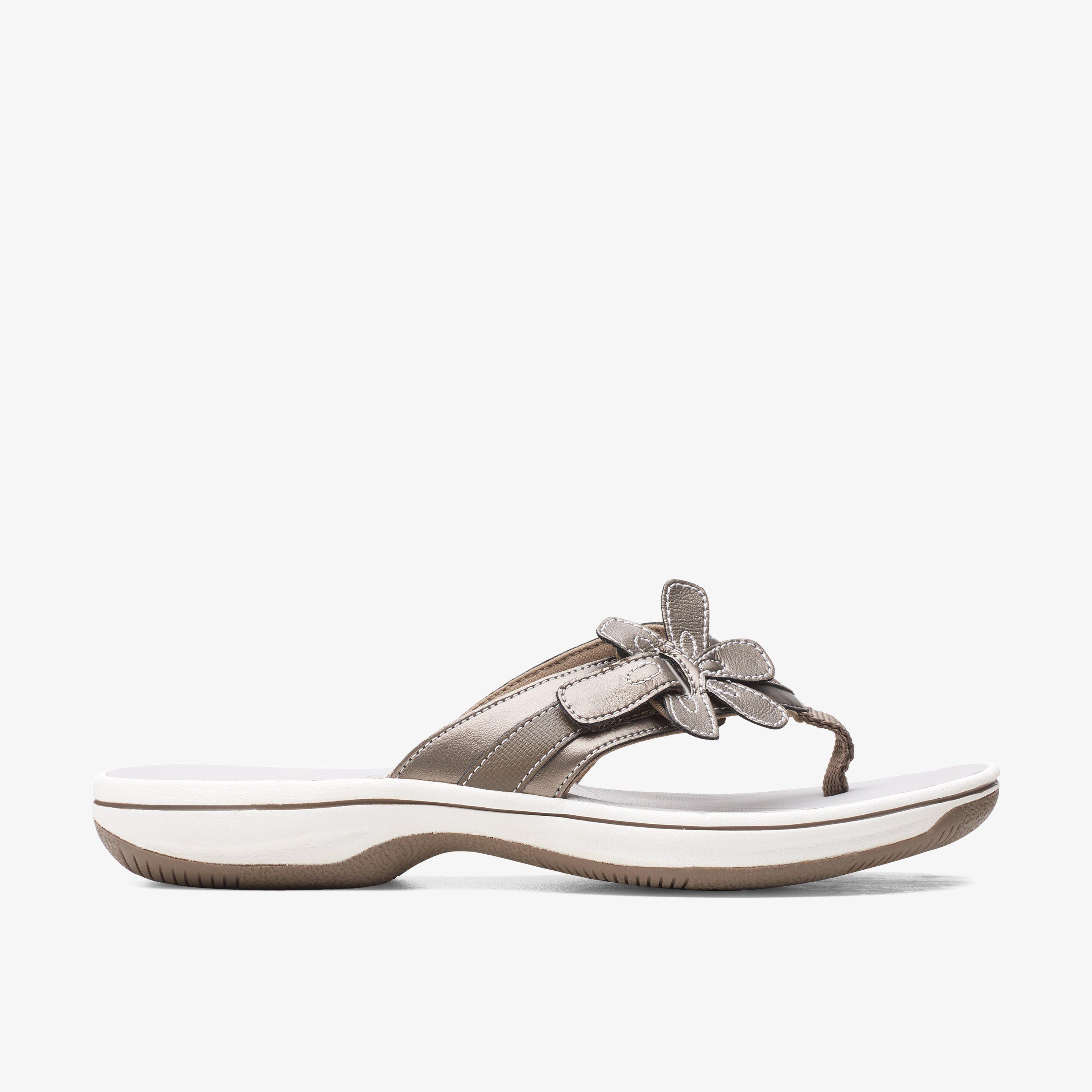 Cloudsteppers flip discount flops by clarks