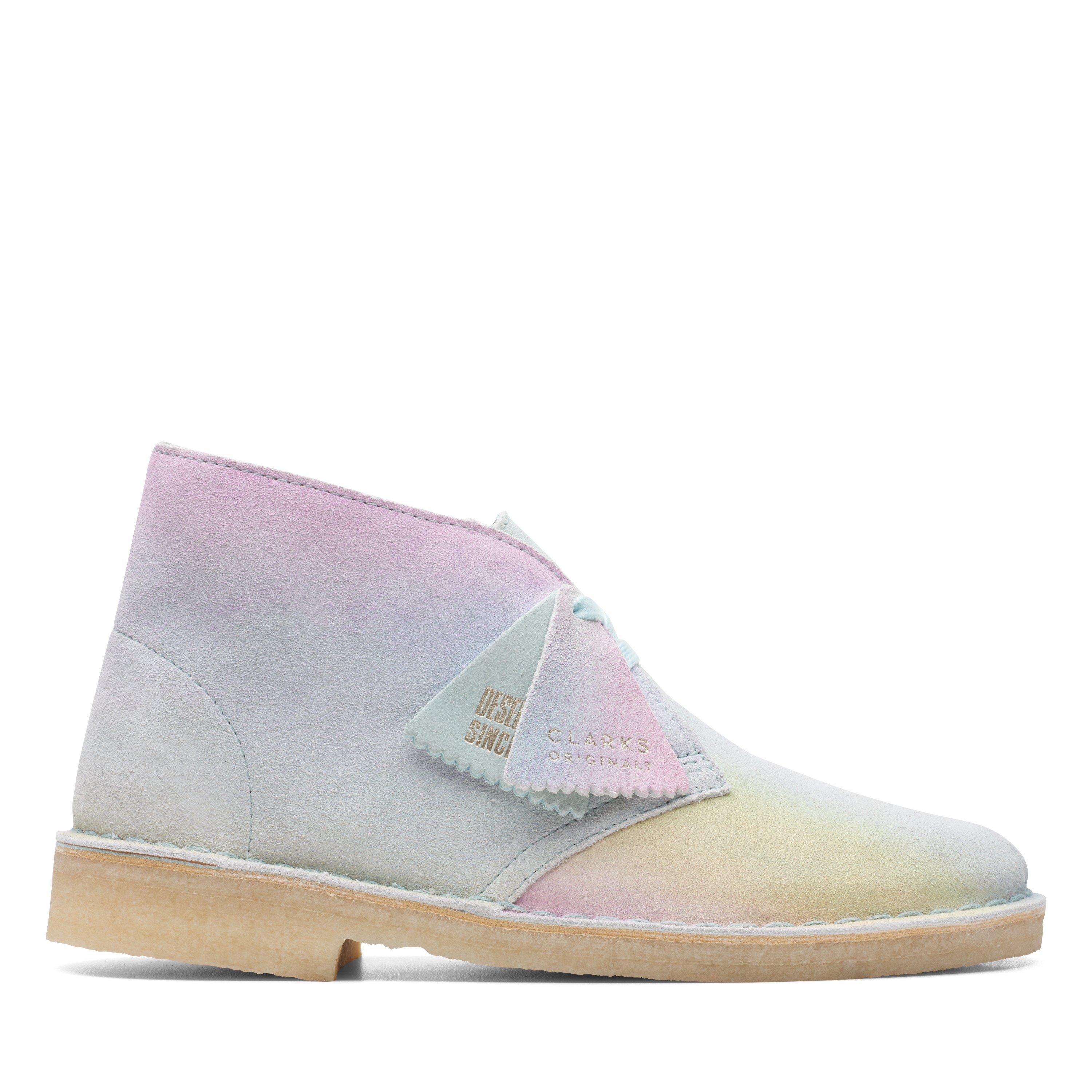 White clarks shop desert boots