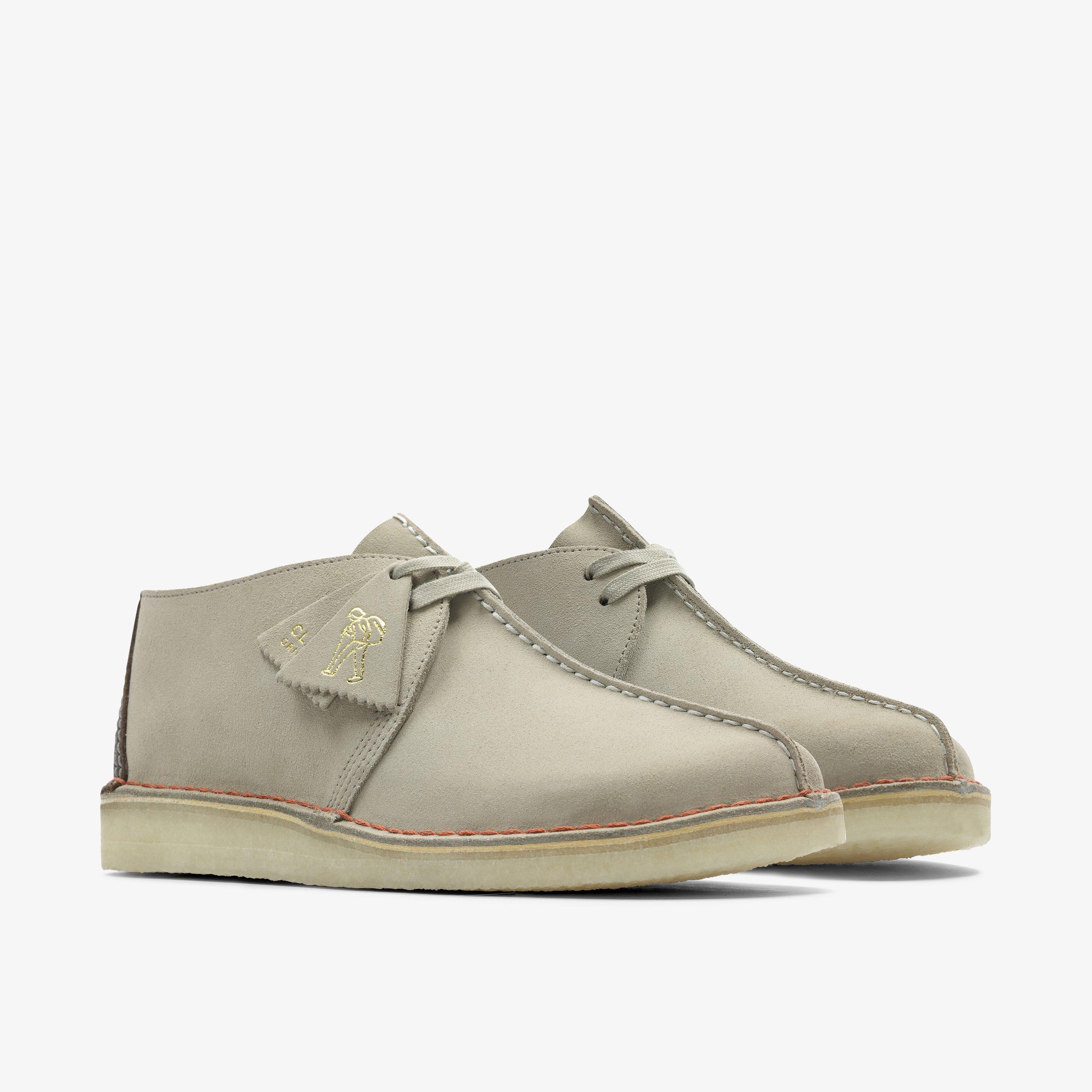 clarks desert trek sand suede