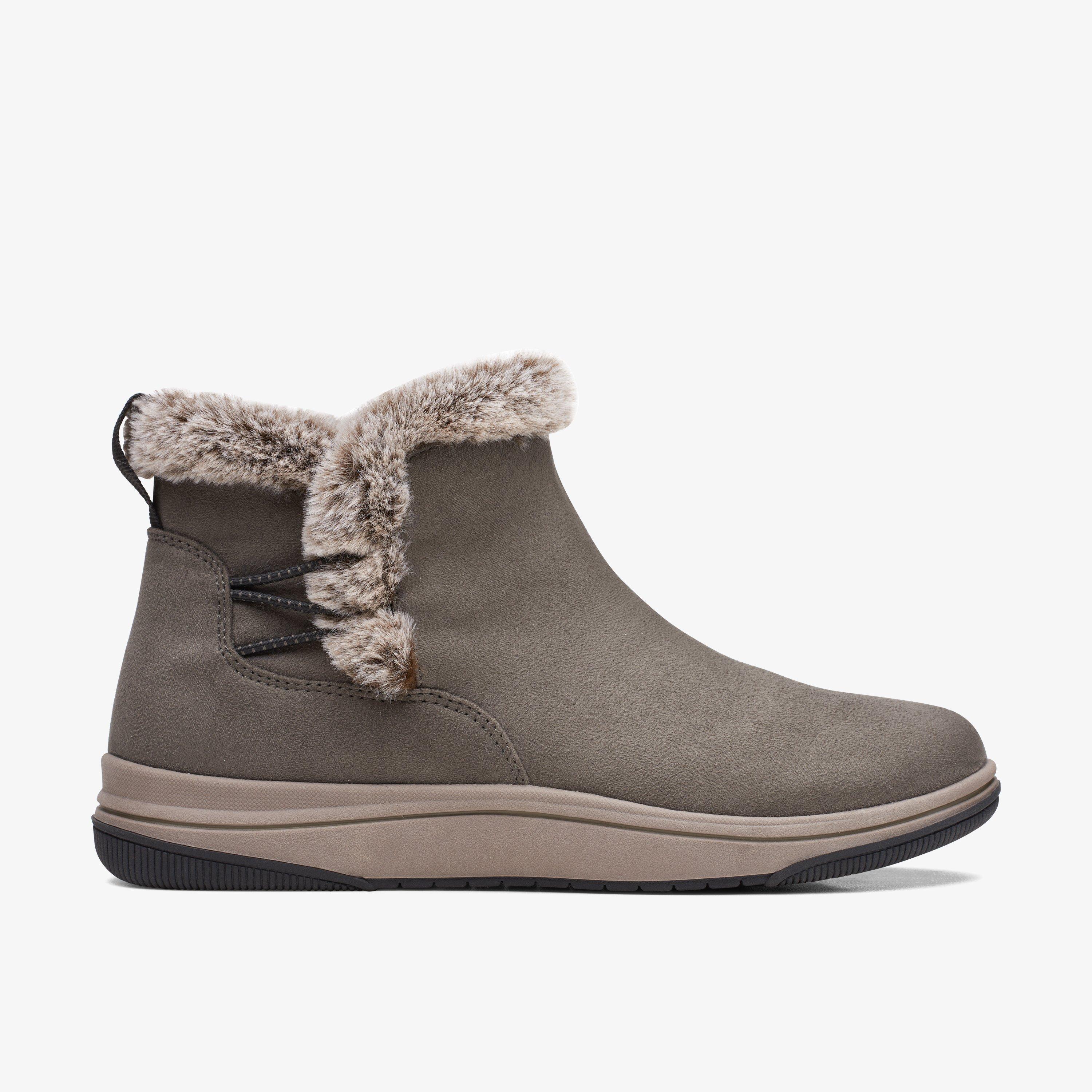 clarks cloudsteppers thongs
