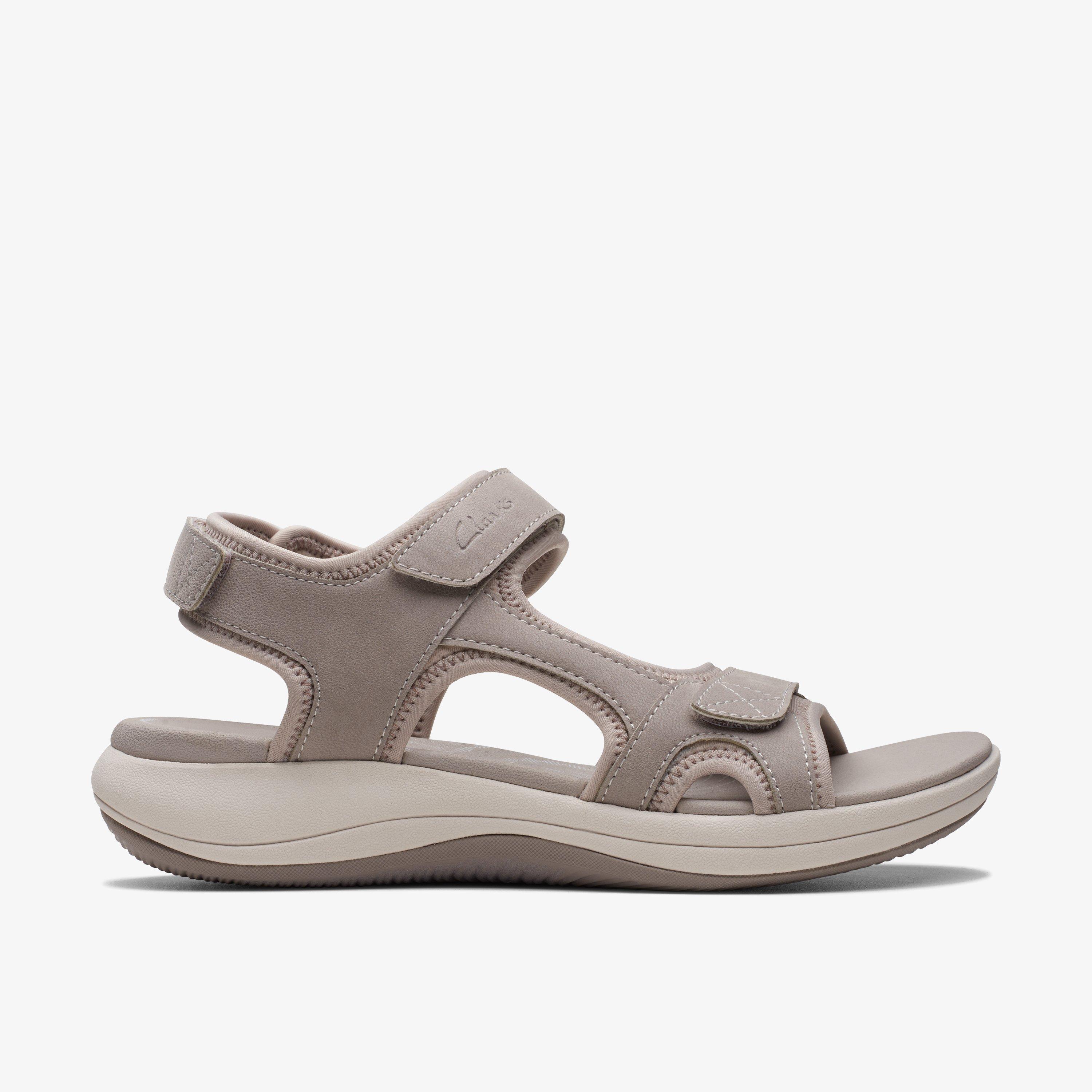 Clarks Women's Cloudsteppers Mira Bay Strappy Sport Sandals In Beige