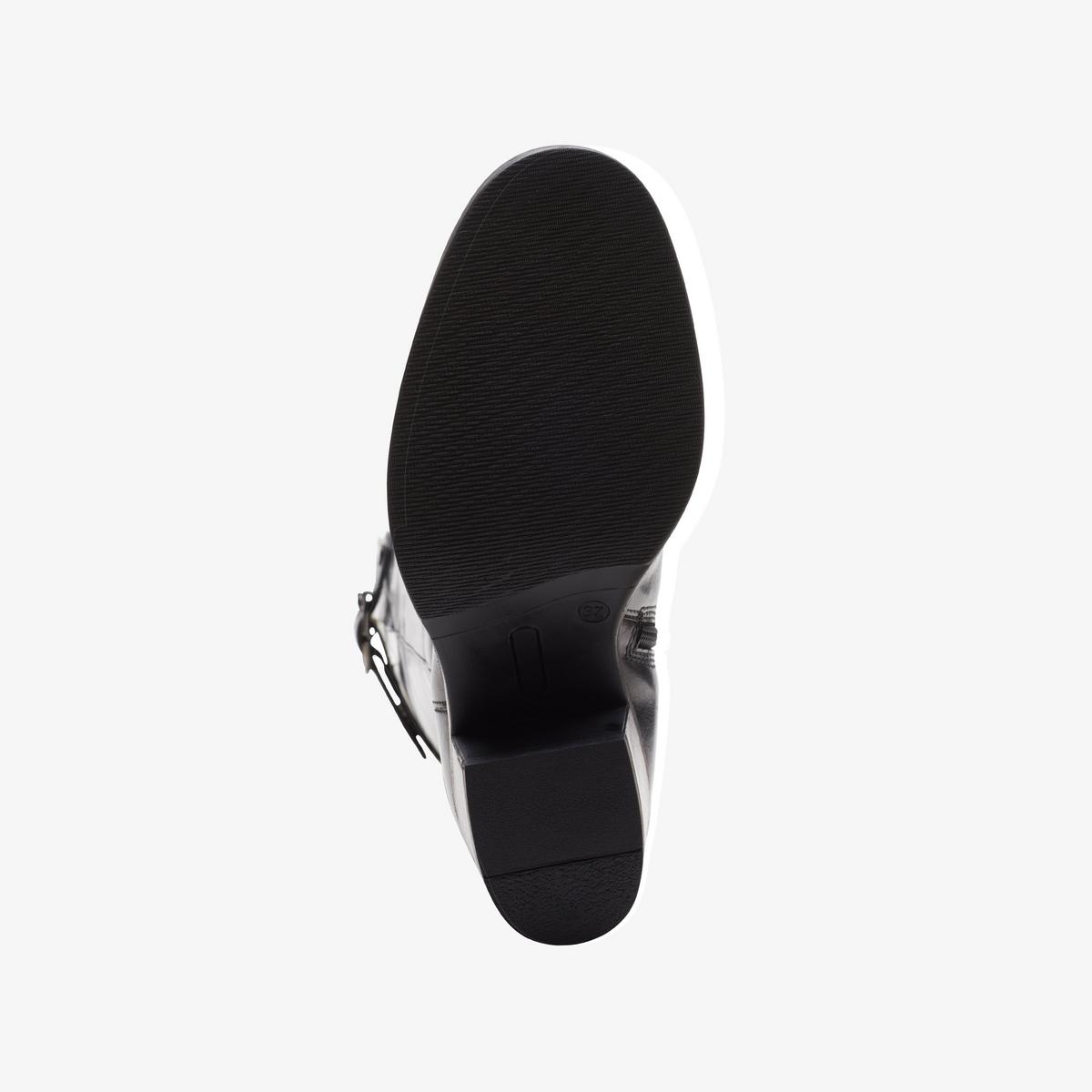 Mascarpone2 Up — Black