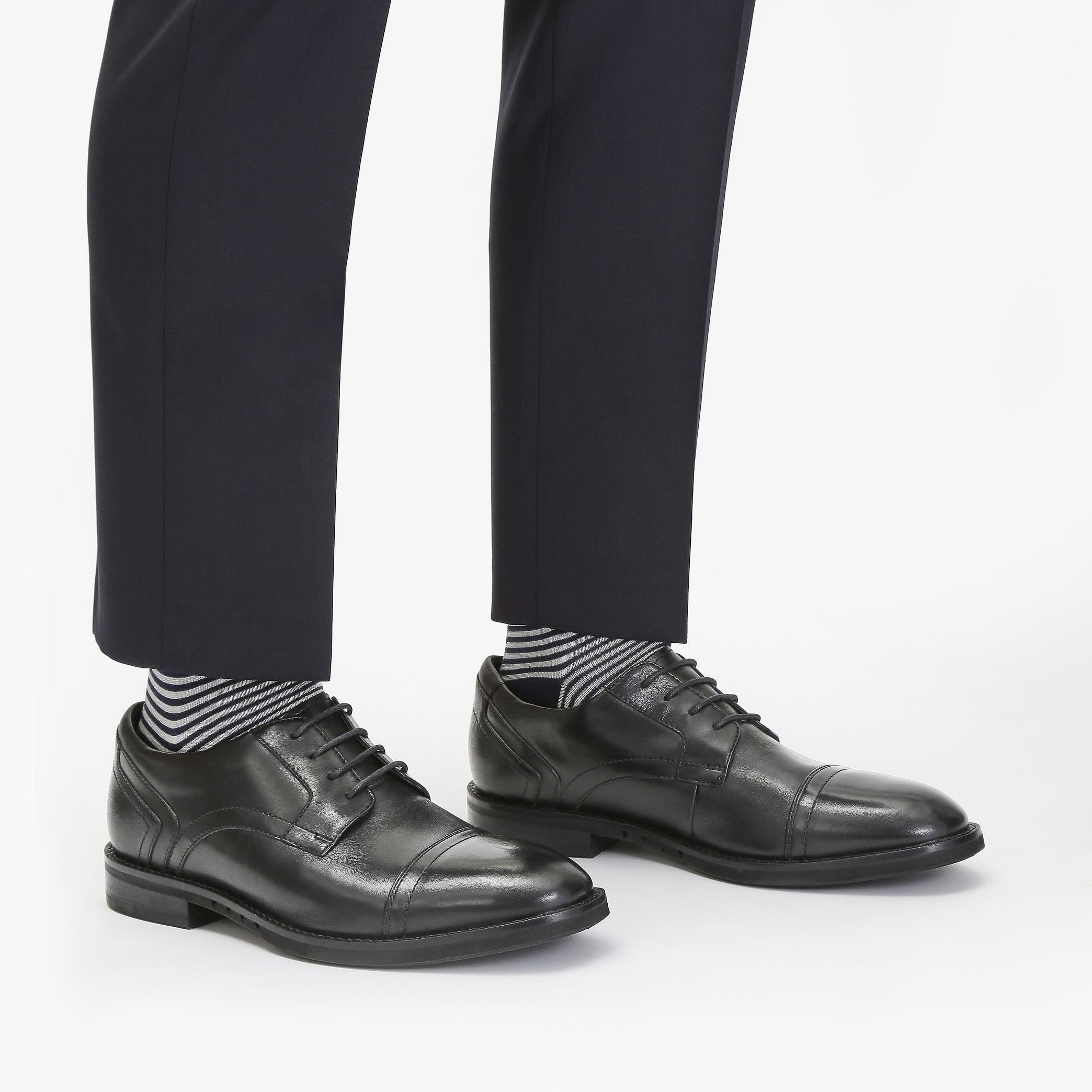 Un Hugh Cap Black Leather Oxford Shoes, view 2 of 8