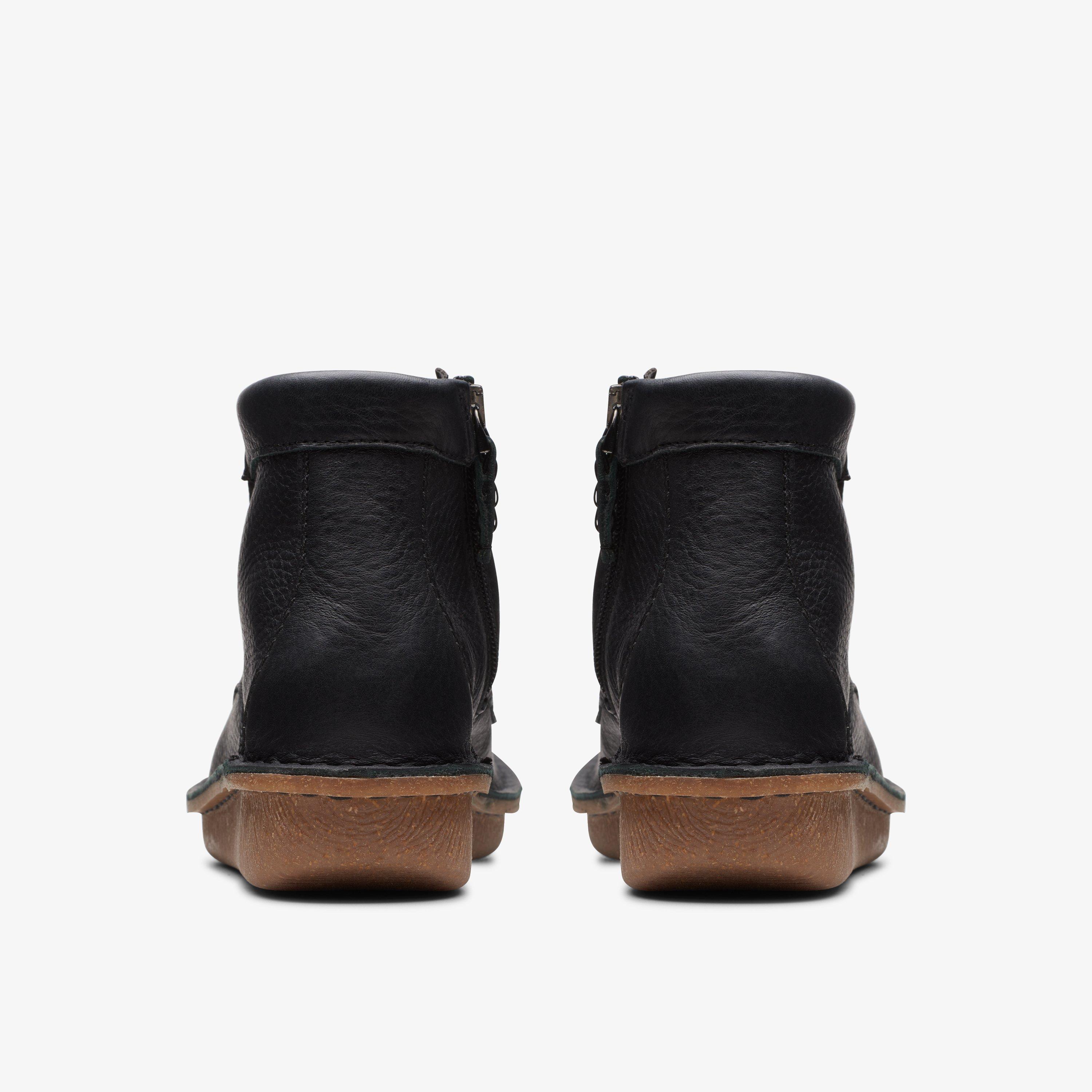 Funny Cedar — Black