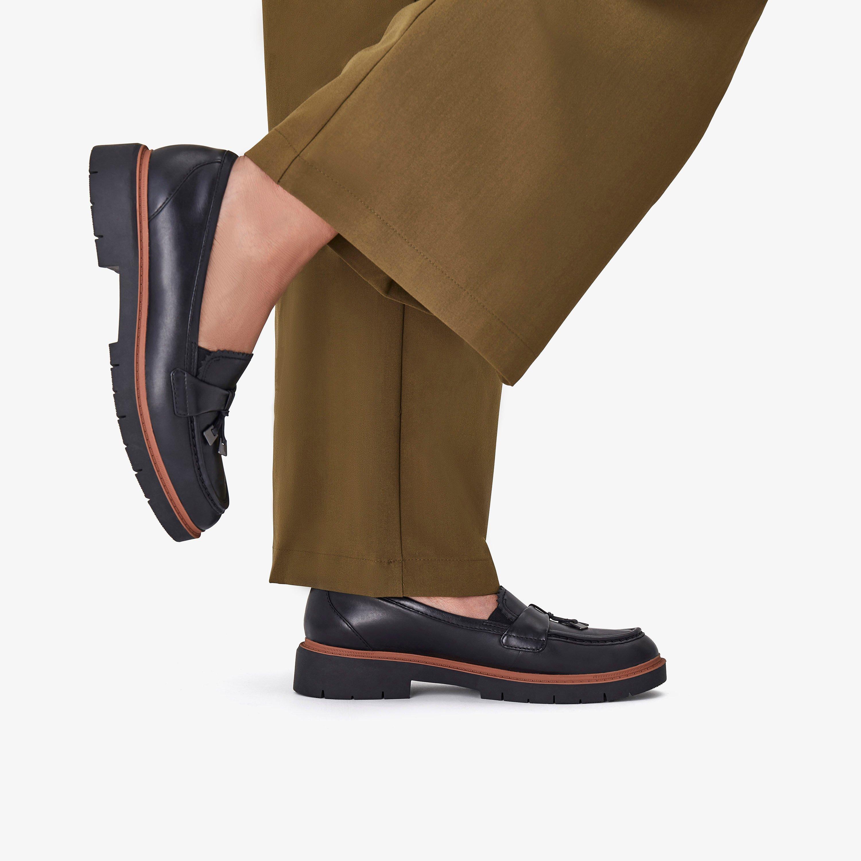 【週末sale】Clarks クラークス ウィーバー 茶/UK9G Clarks クラークス ： WALLABEE GTX 26149449 [STD][U