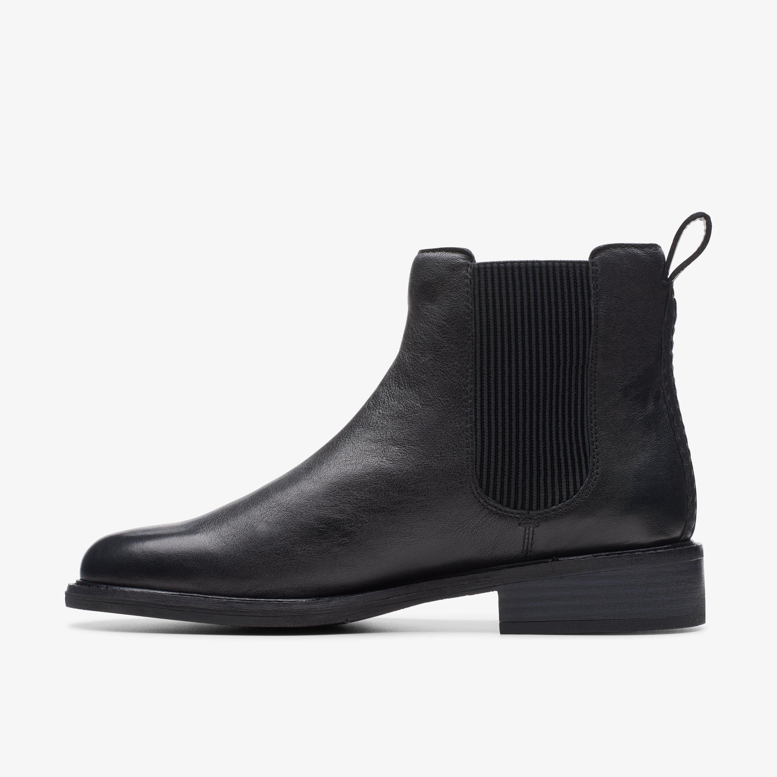 Clarks Cologne Arlo 2 Chelsea Boot in Black Leather