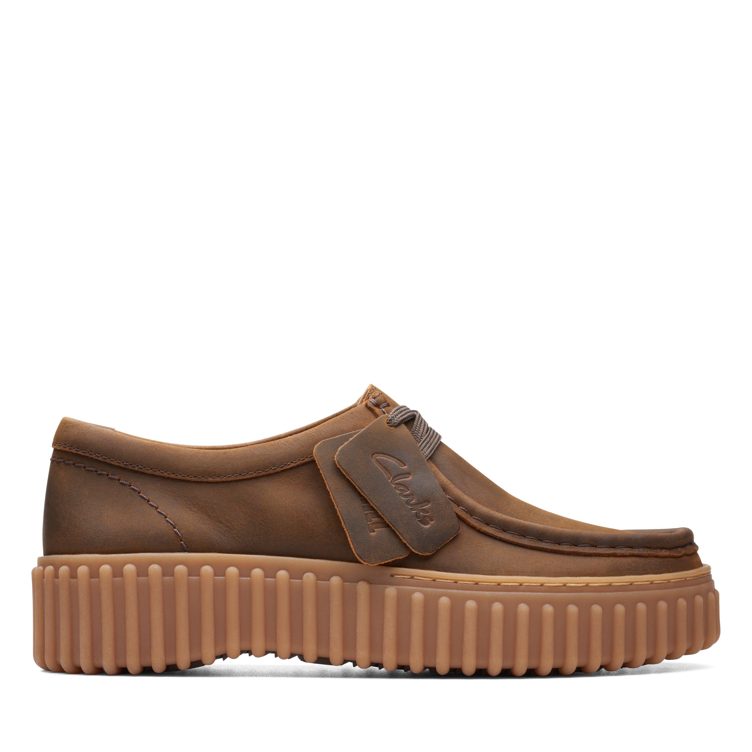 Clarks Torhill Bee Chukka Sneaker In Brown