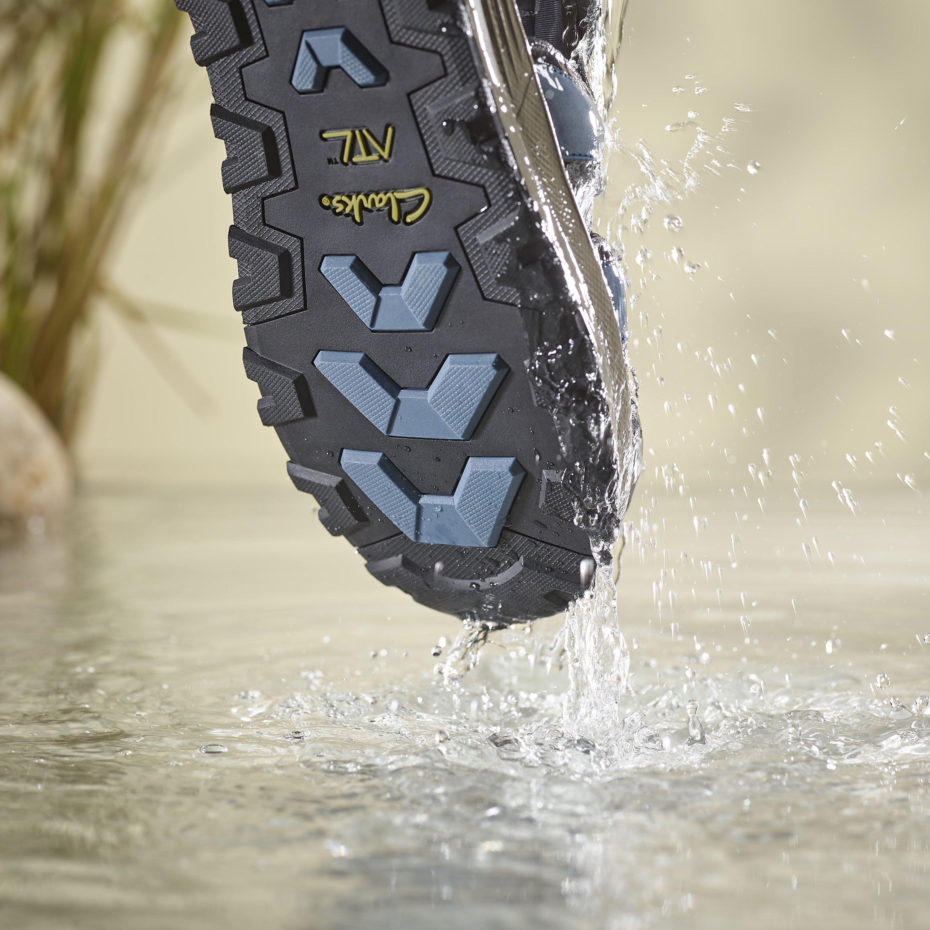 clarks wave trek sneaker