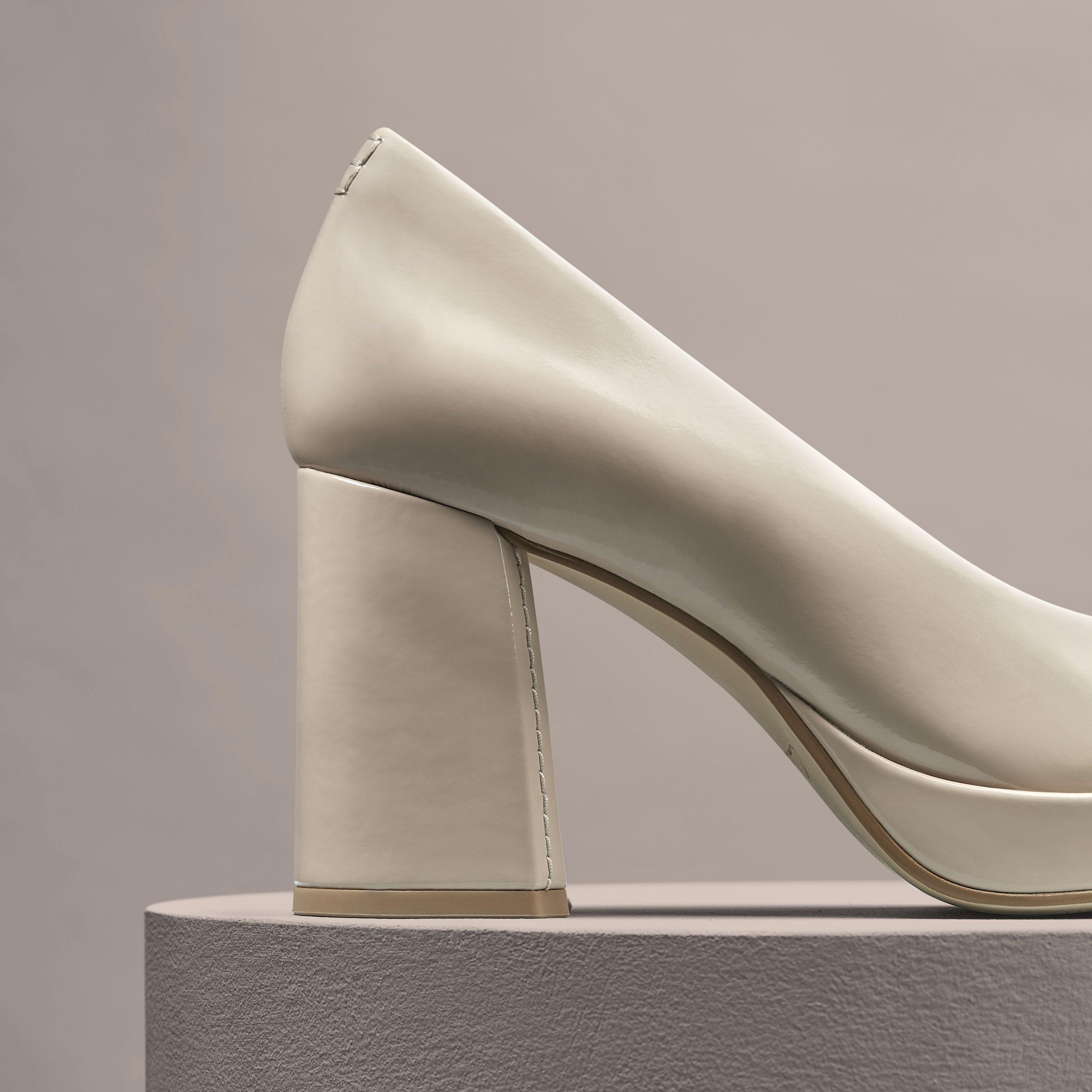 Clarks sales heels white