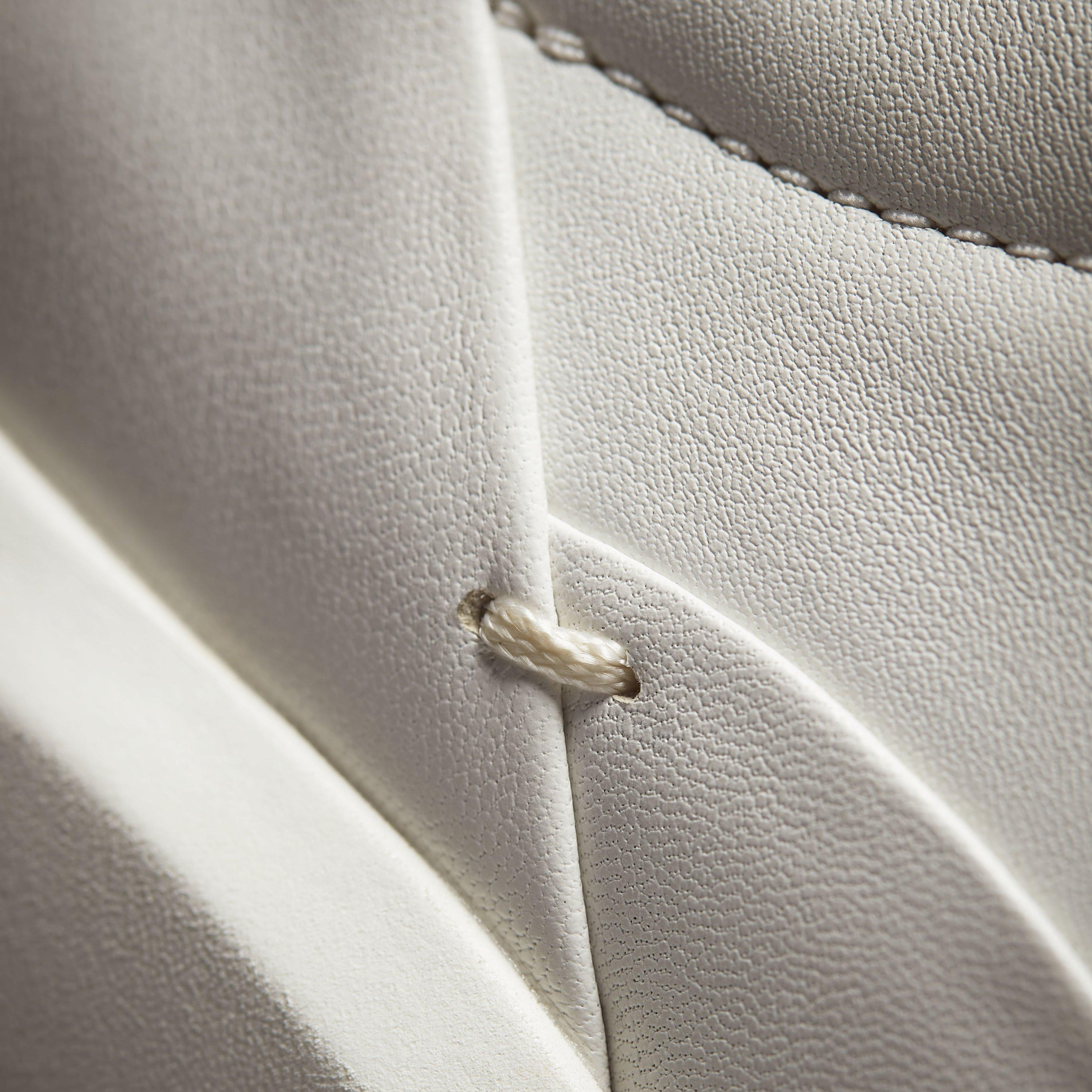 Tivoli Zip — White