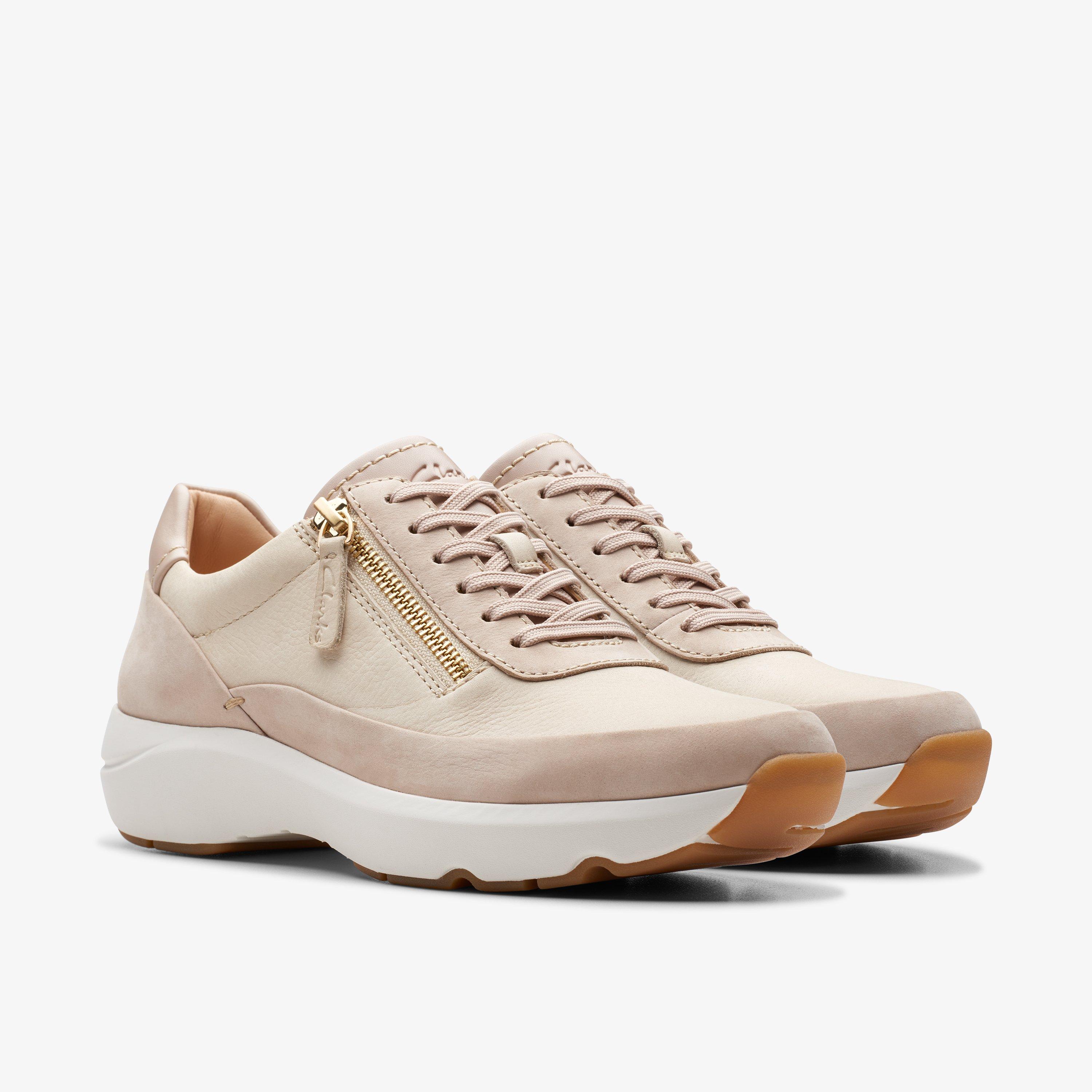 Womens beige best sale walking shoes