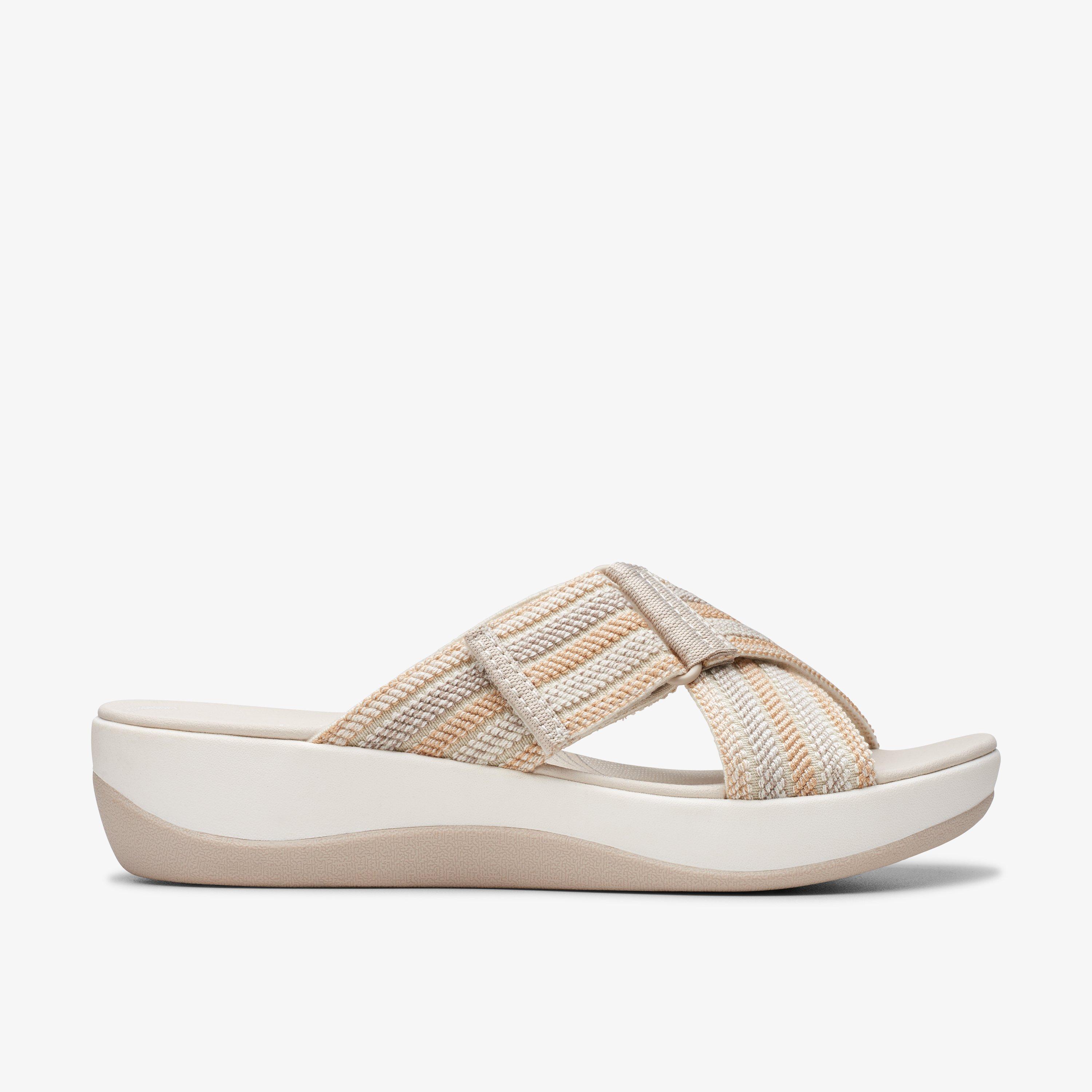 Clarks Women's Cloudsteppers Arla Wave Sandals In Beige