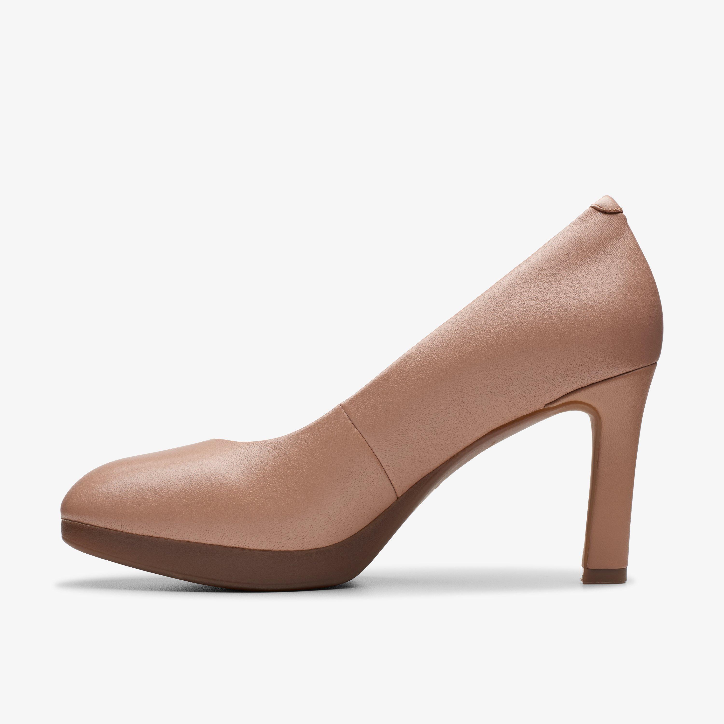 Clarks no sale heel shoes