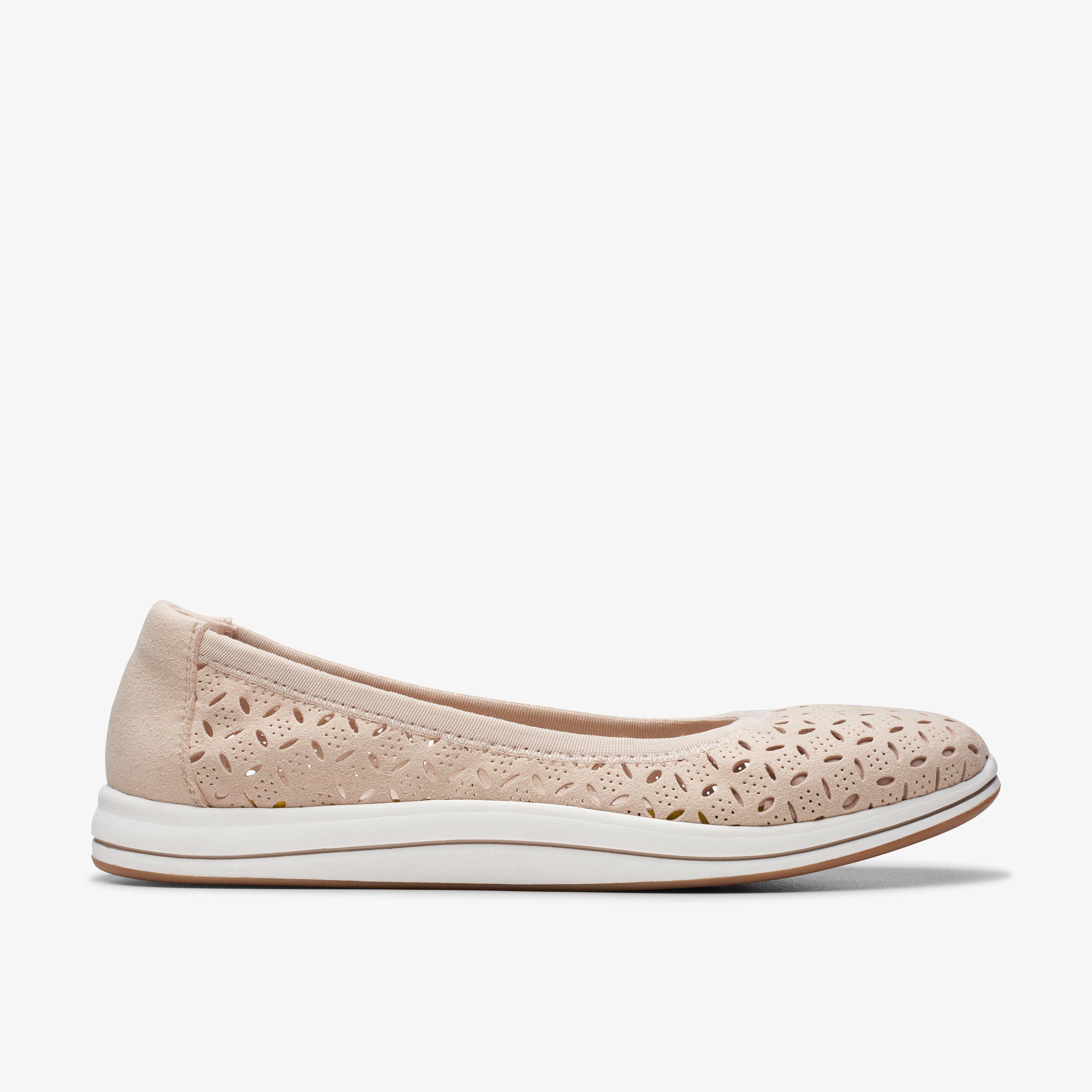 Clarks Breeze Roam In Beige