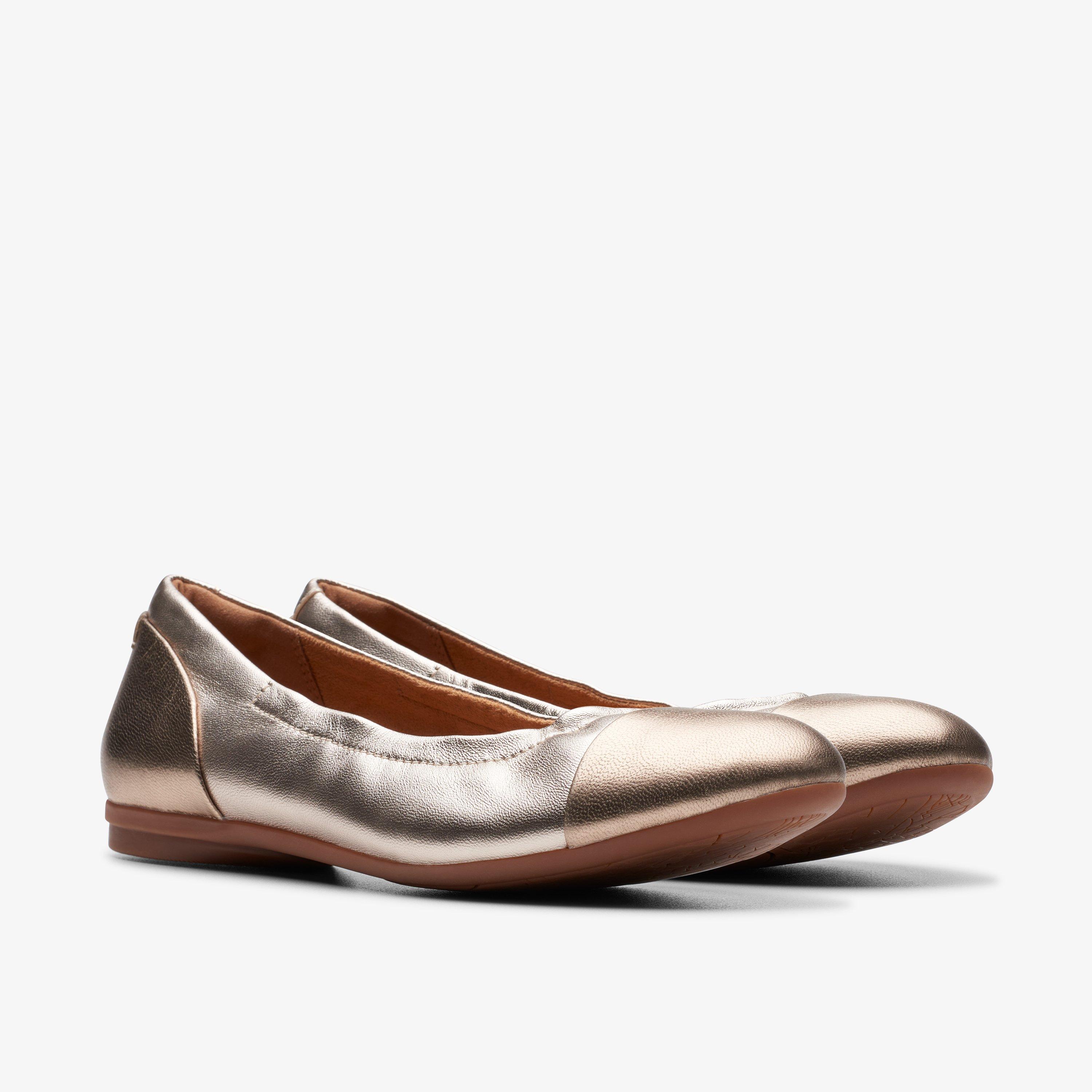 Clarks pointed clearance toe flats