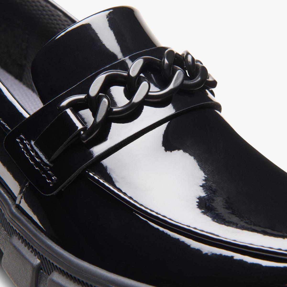Evyn Walk Y. — Black