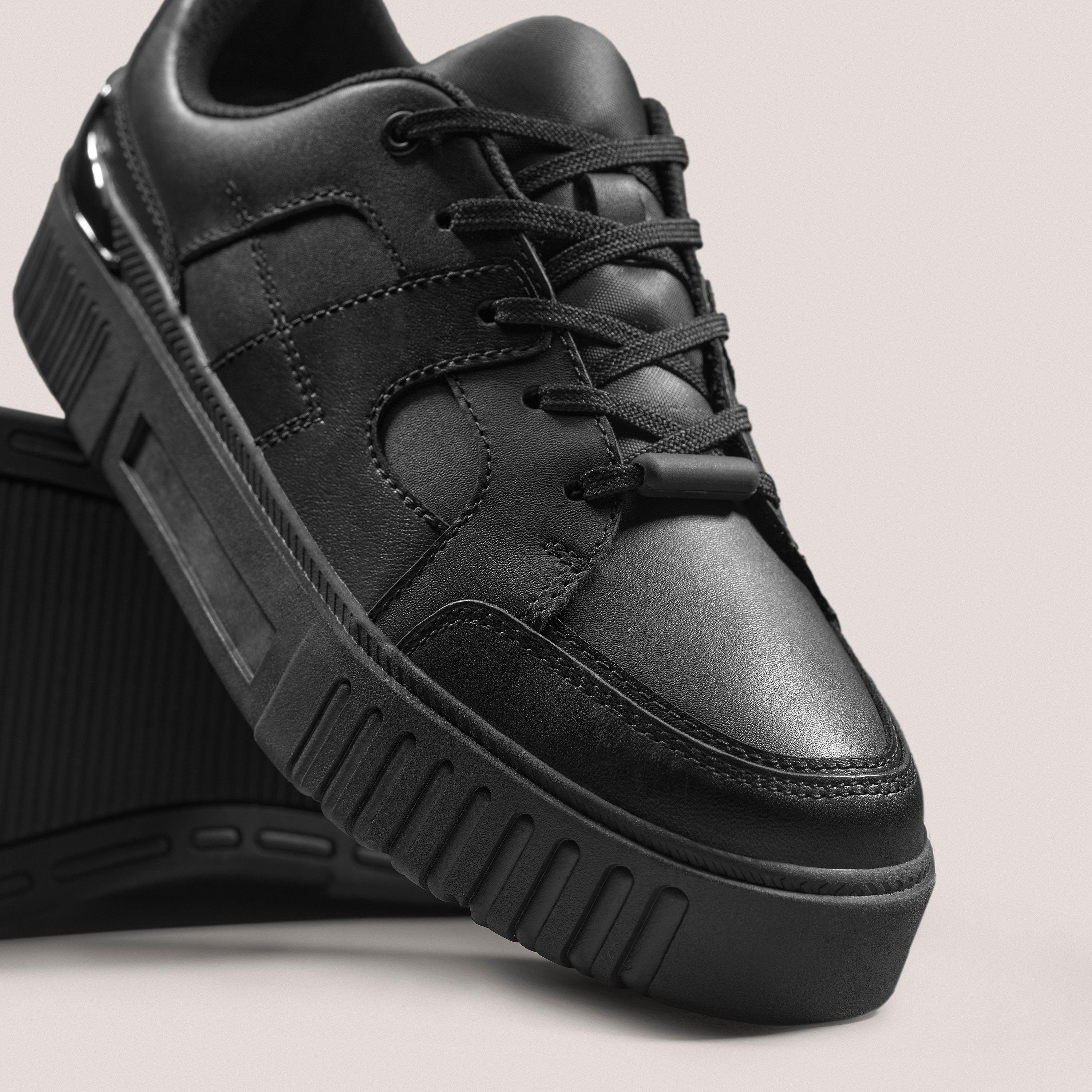 Oslo Flare Youth — Black