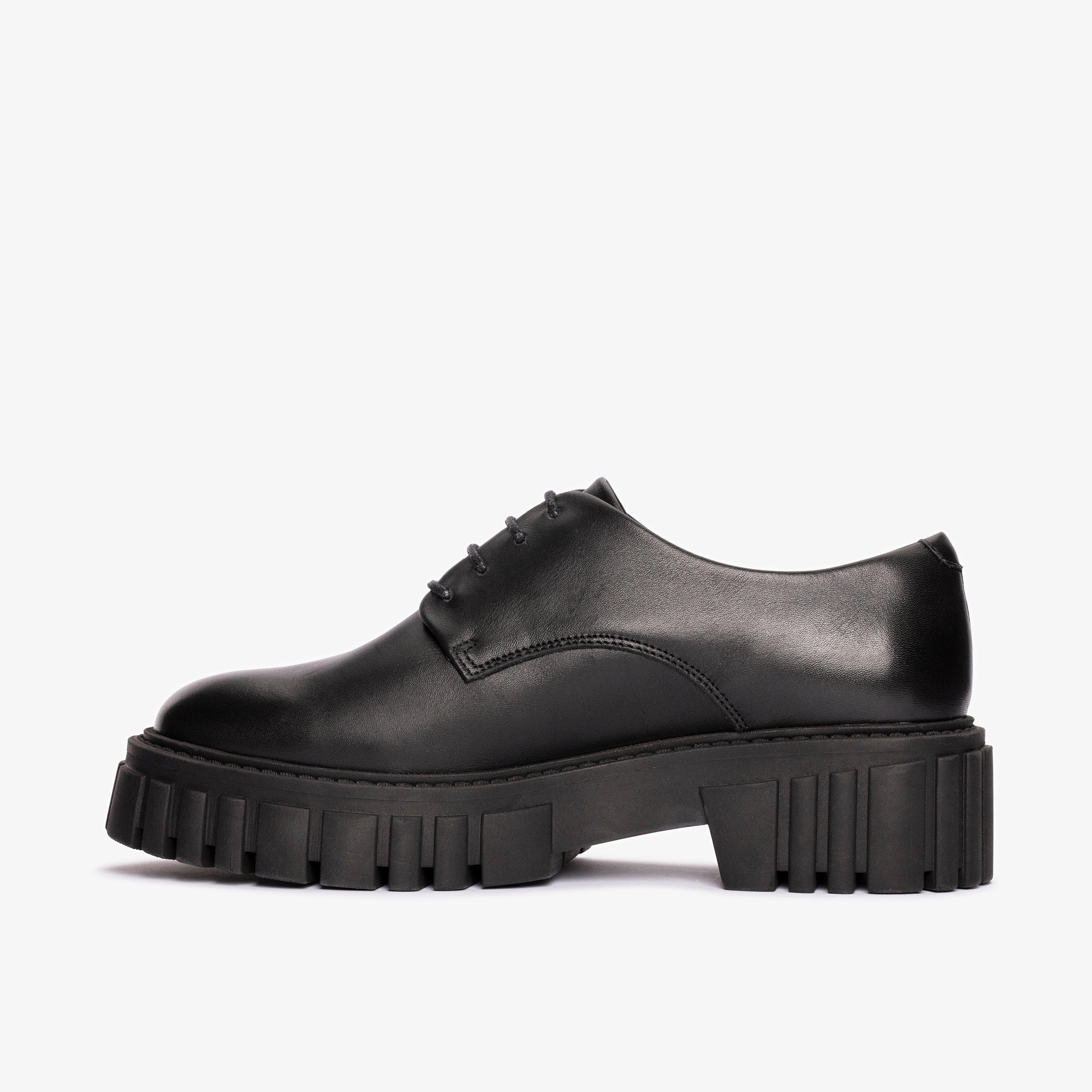 Clarks ladies hot sale black shoes