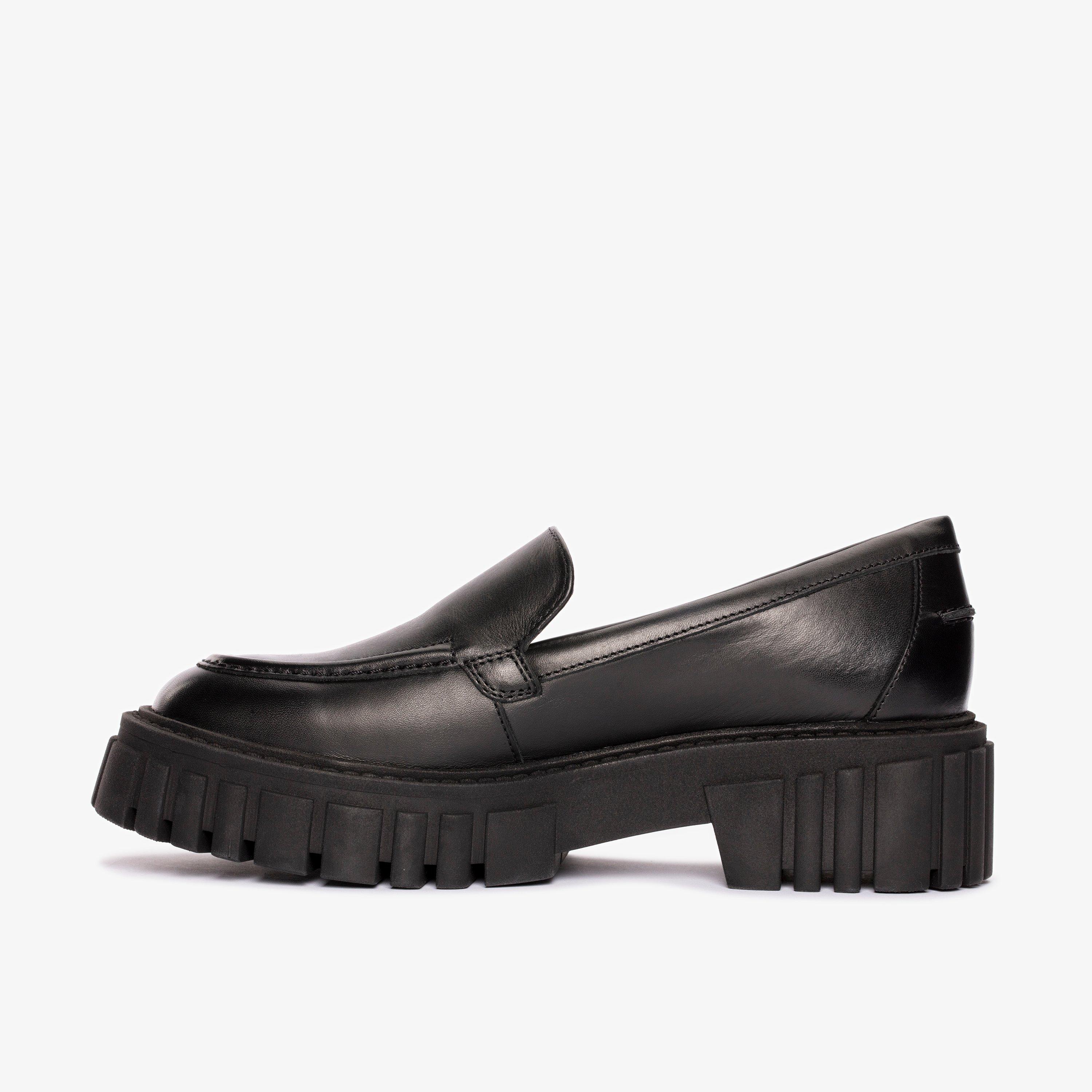 Clarks flat hot sale shoes sale