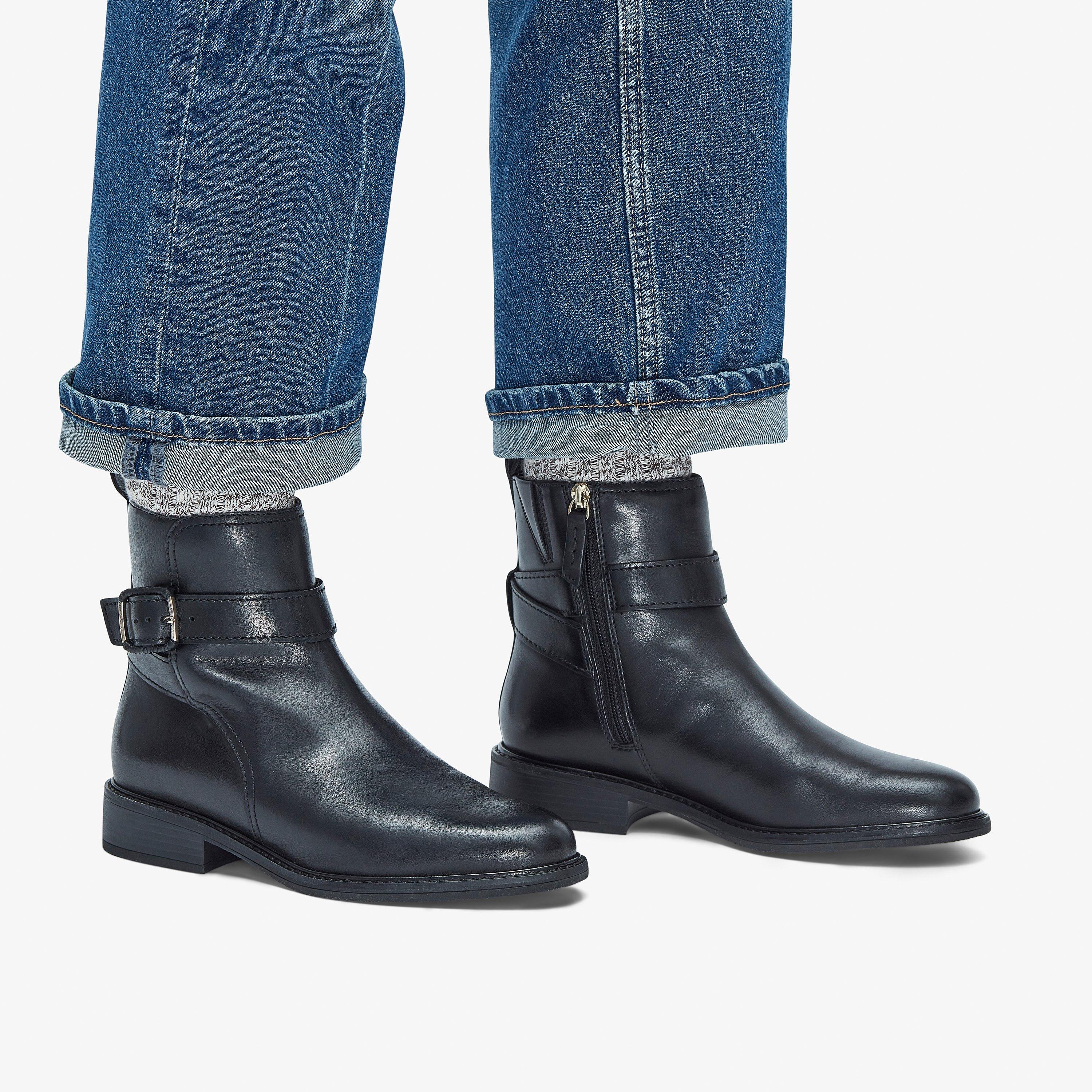Renewal Style — Black