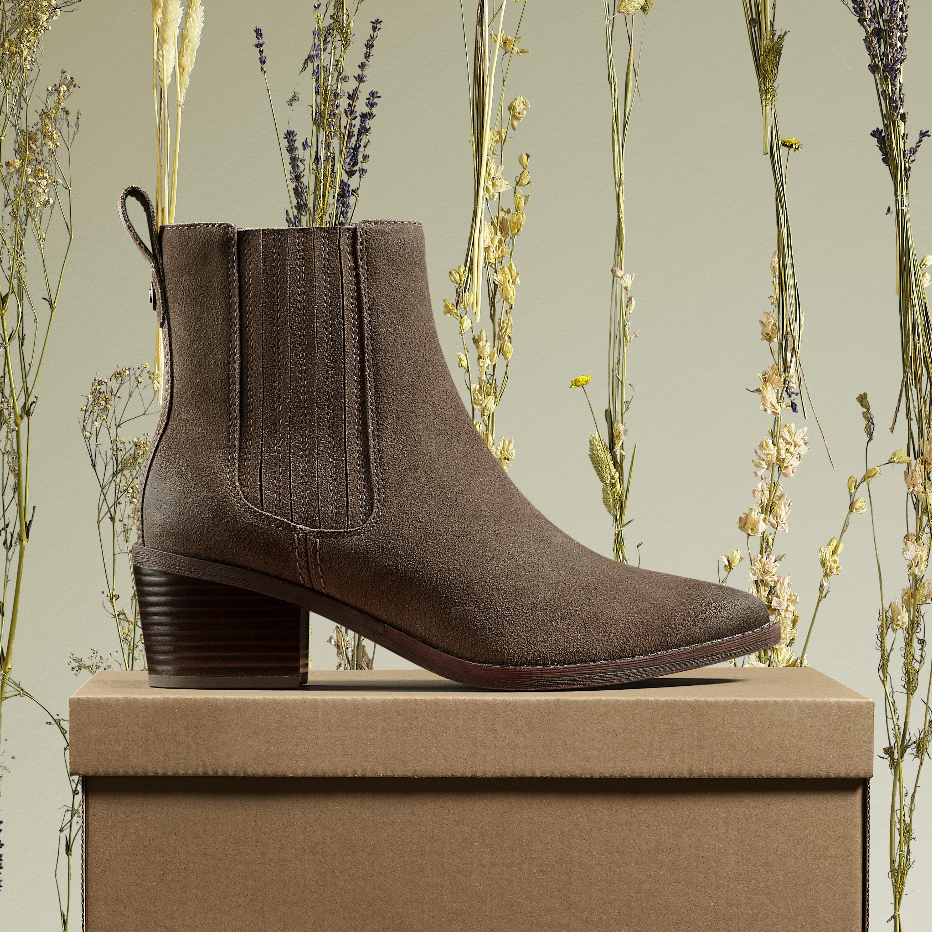 Clarks Morzine Top Chelsea Boot