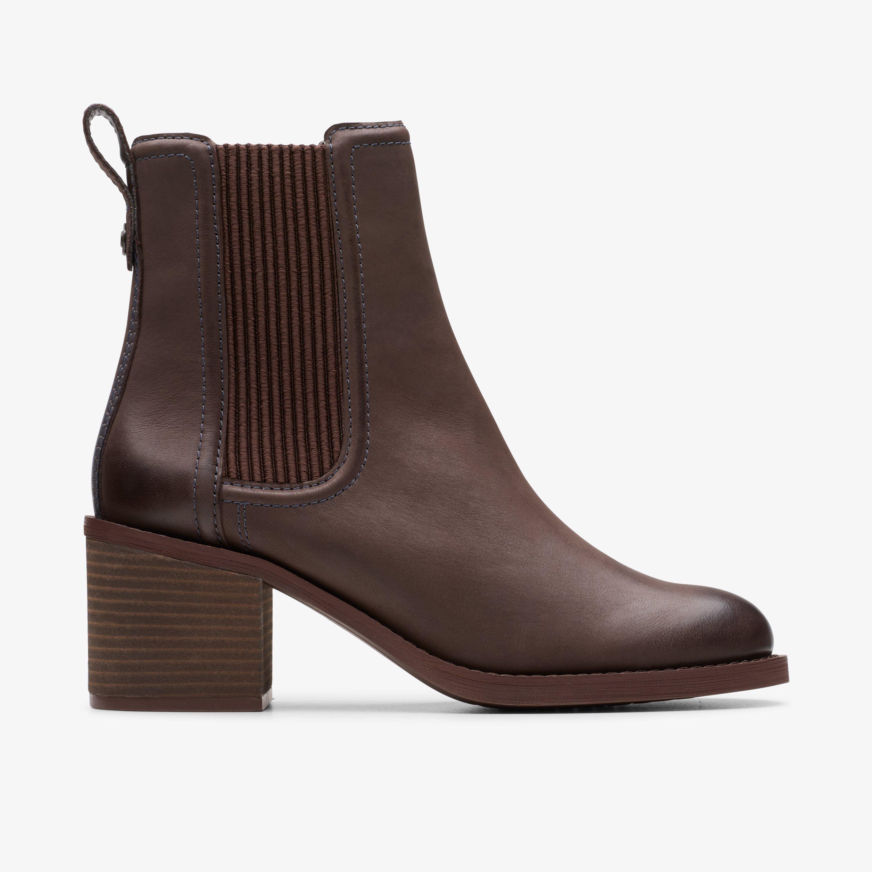 Clarks chelsea boots sale best sale