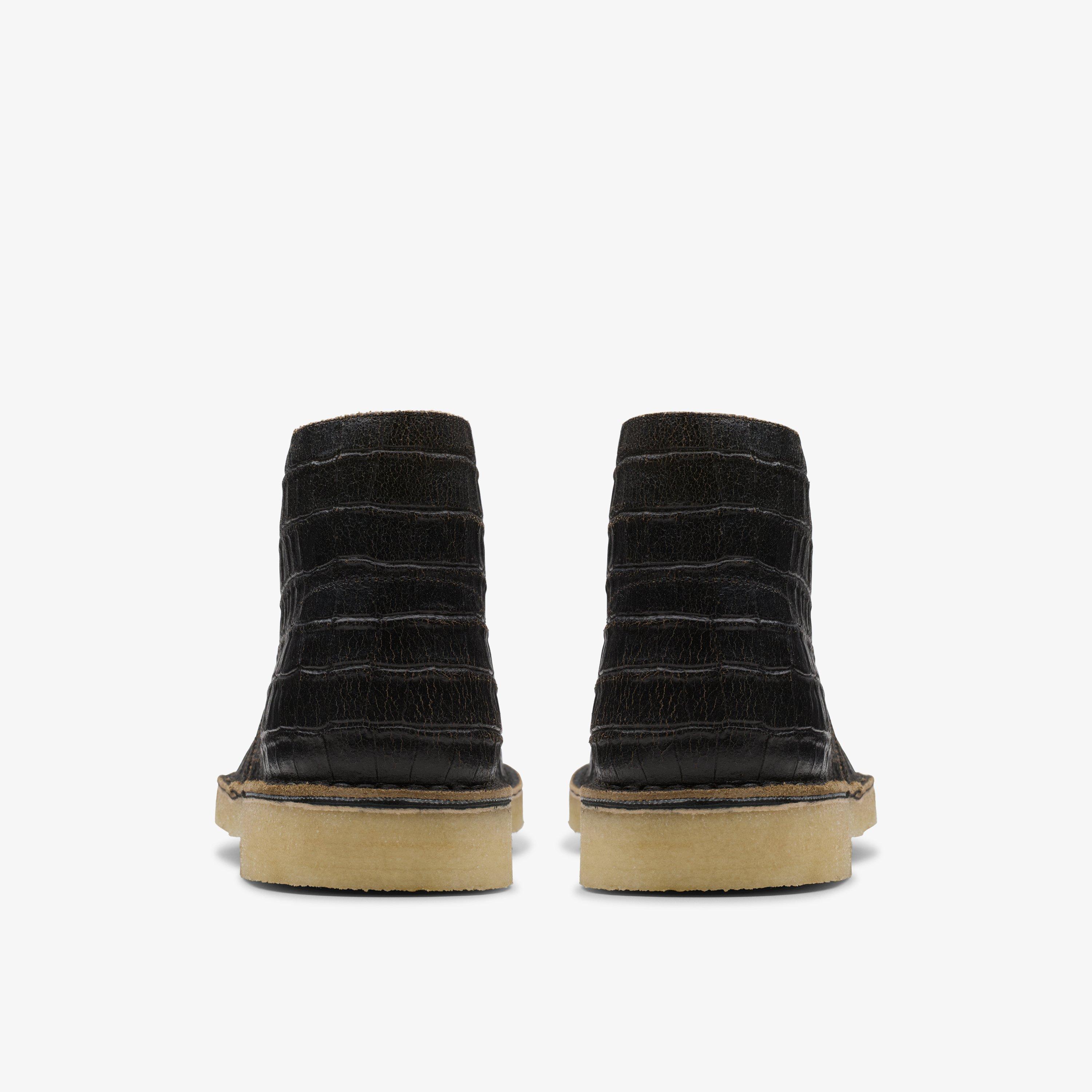 clarks arisa desert boot