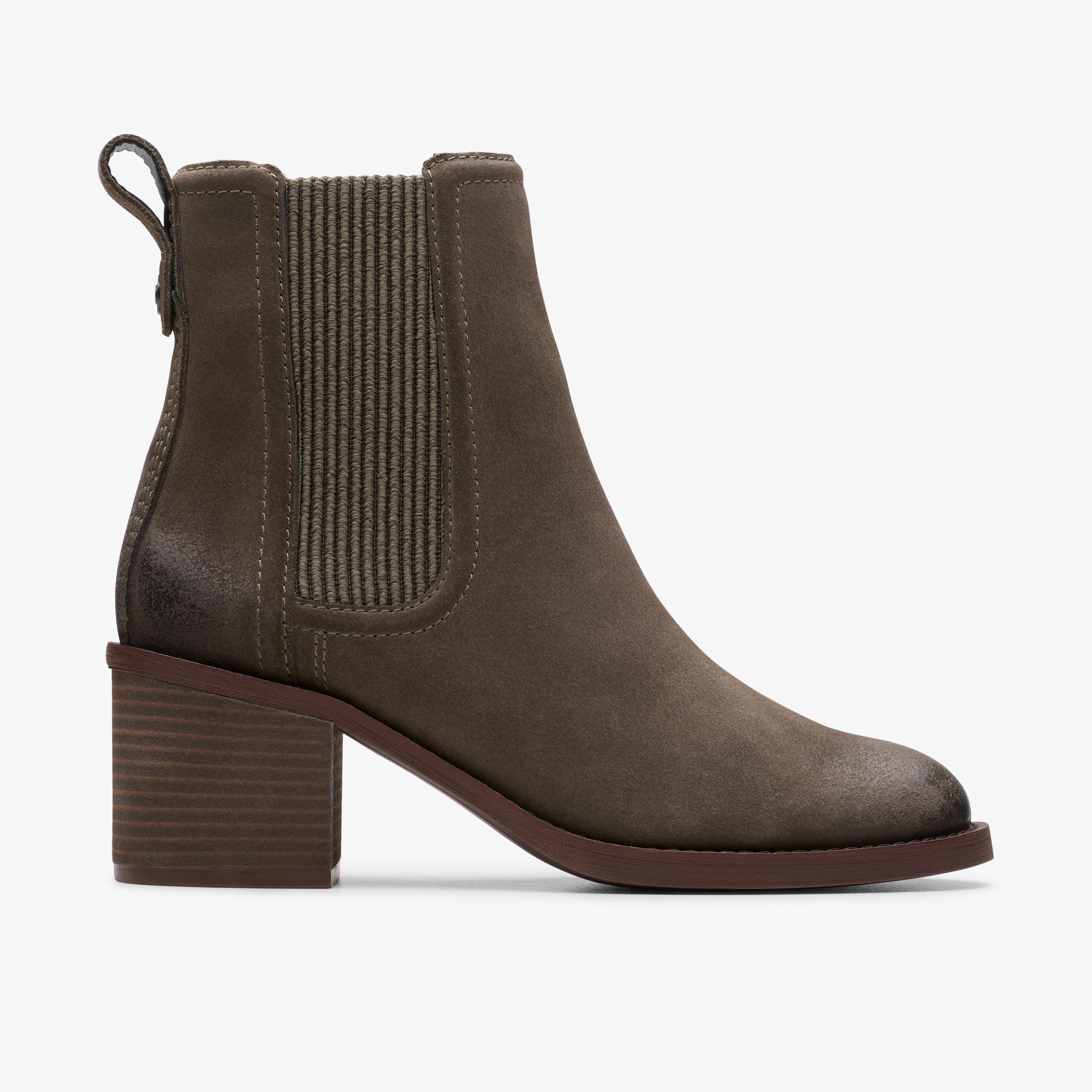 CLARKS BENDABLE SUEDE HEEL BOOTS popular