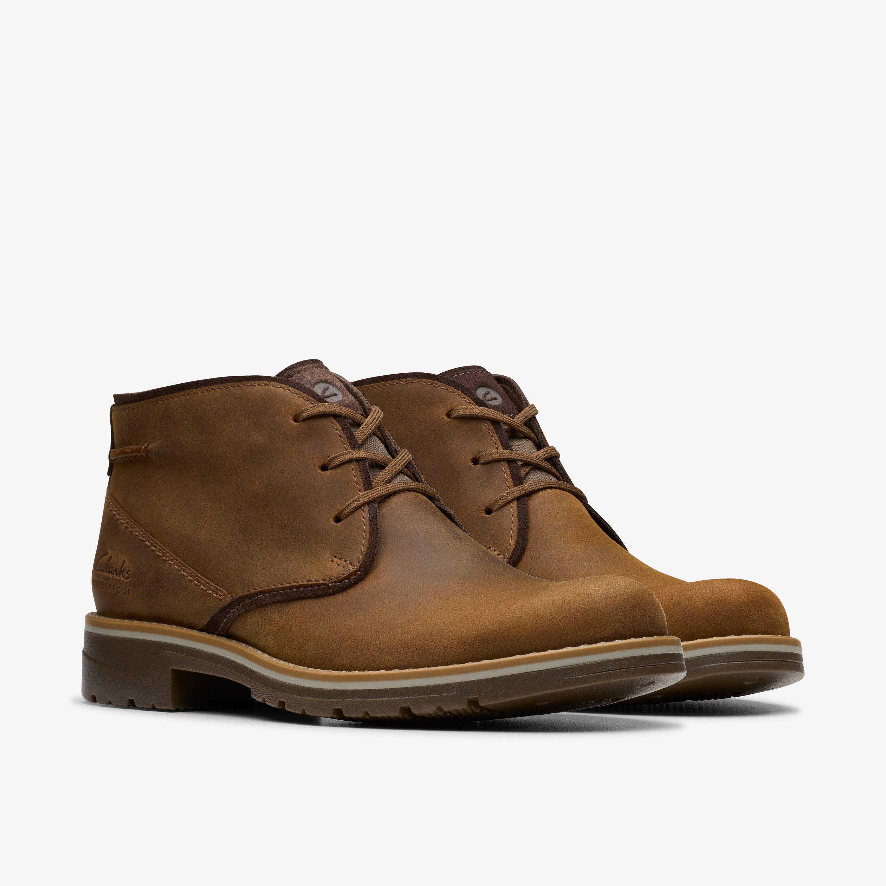 Clarks Men s Morris Peak Leather Chukka Boots