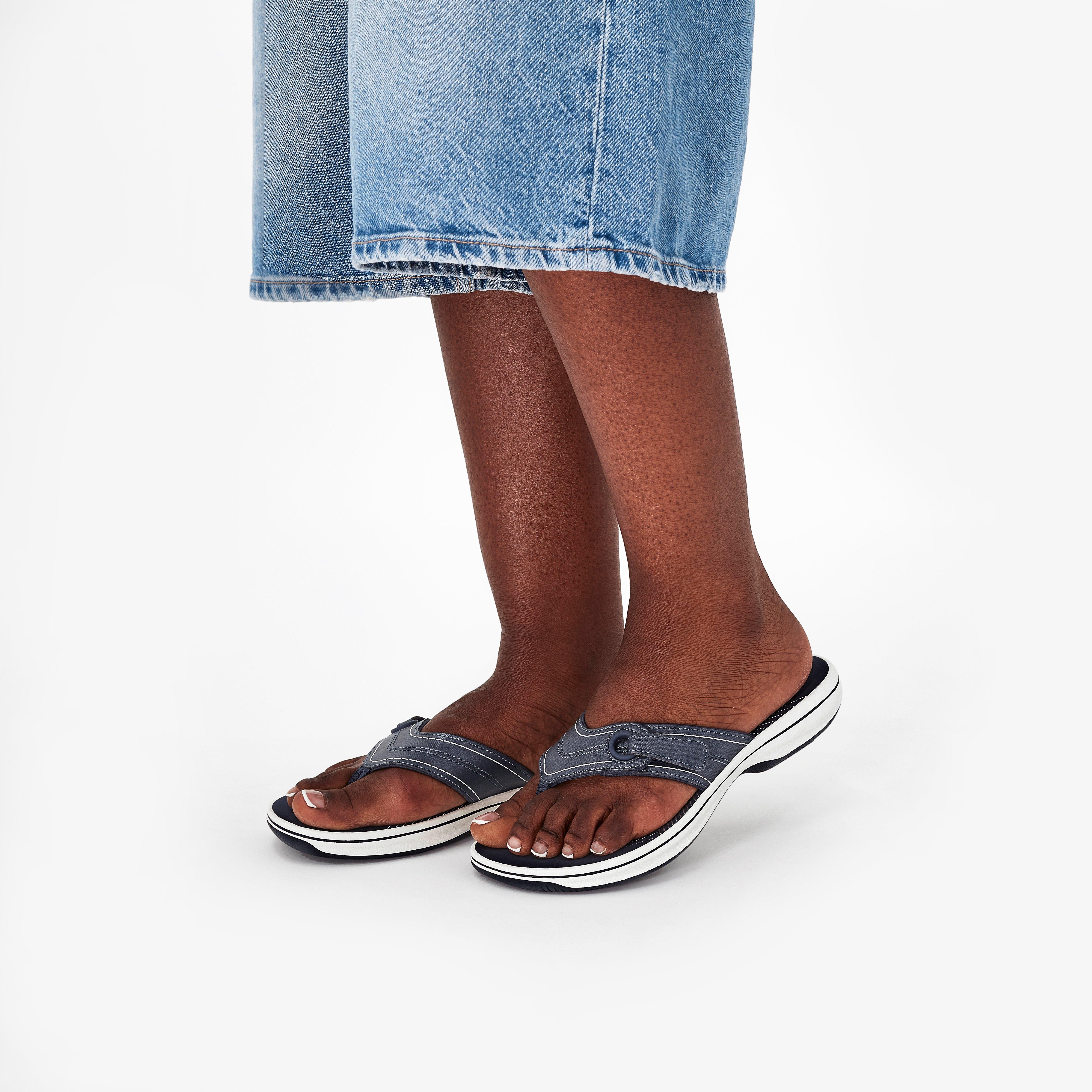 Women's Breeze Reyna Navy Cloudsteppers™ Flip Flops | Clarks