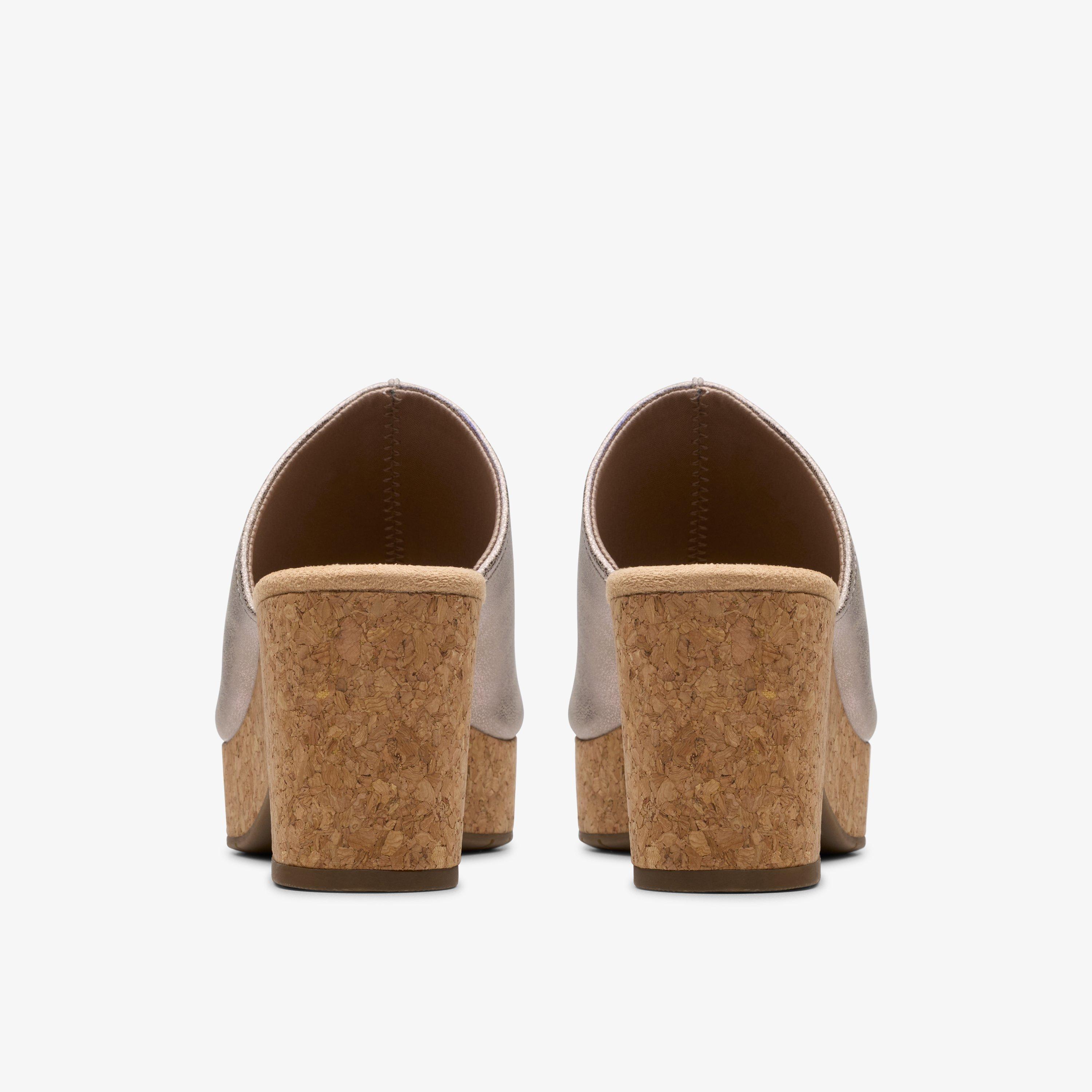 三彩　Clarks Cloudsteppers サンダル グレージュ 71436eVX8SL._UY900_.jpg