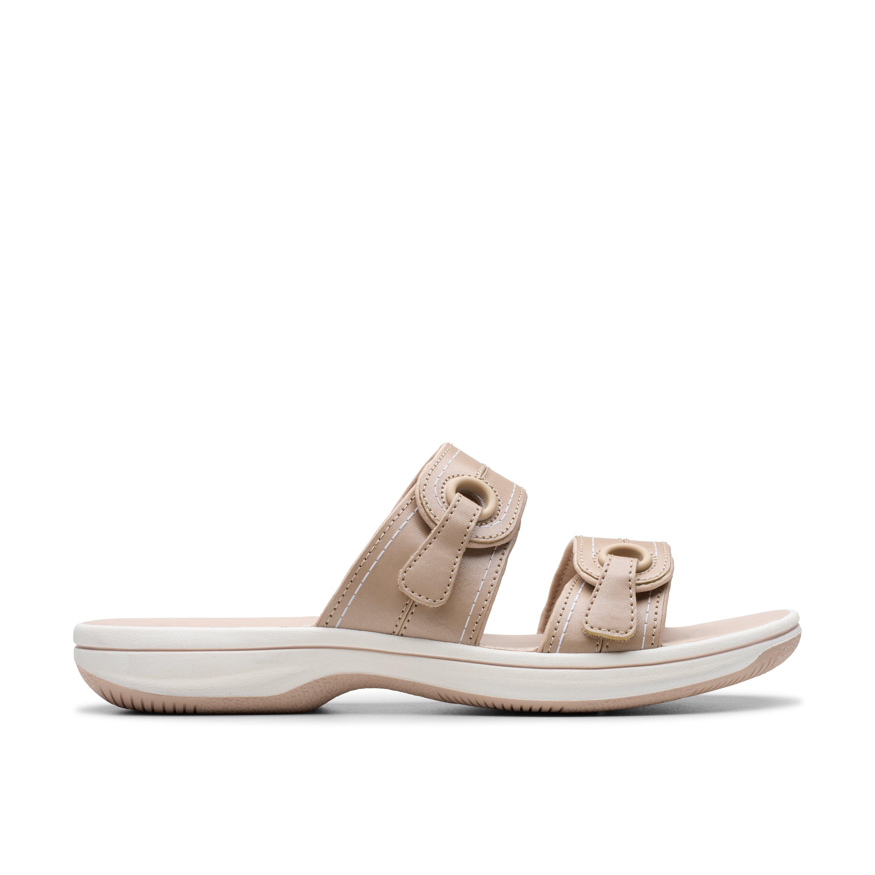 Clarks Cloudsteppers Women's Beige Synthetic Brinkley Maye Standard Fit