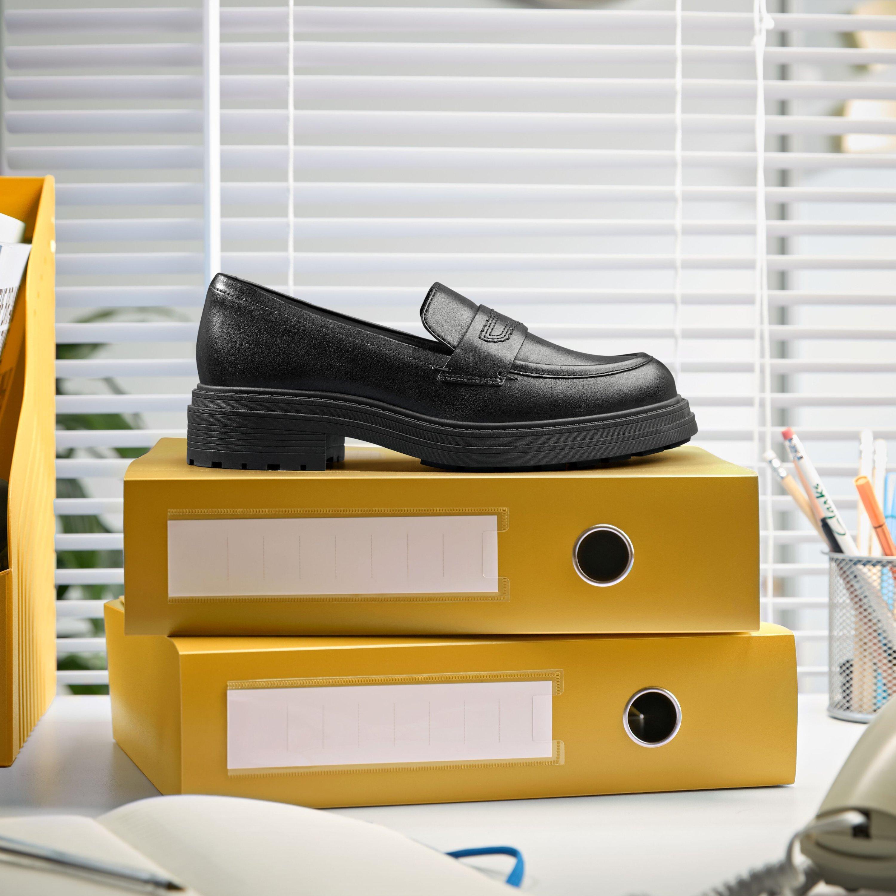 Clarks Orinoco3 Edge Black Pat | Queens