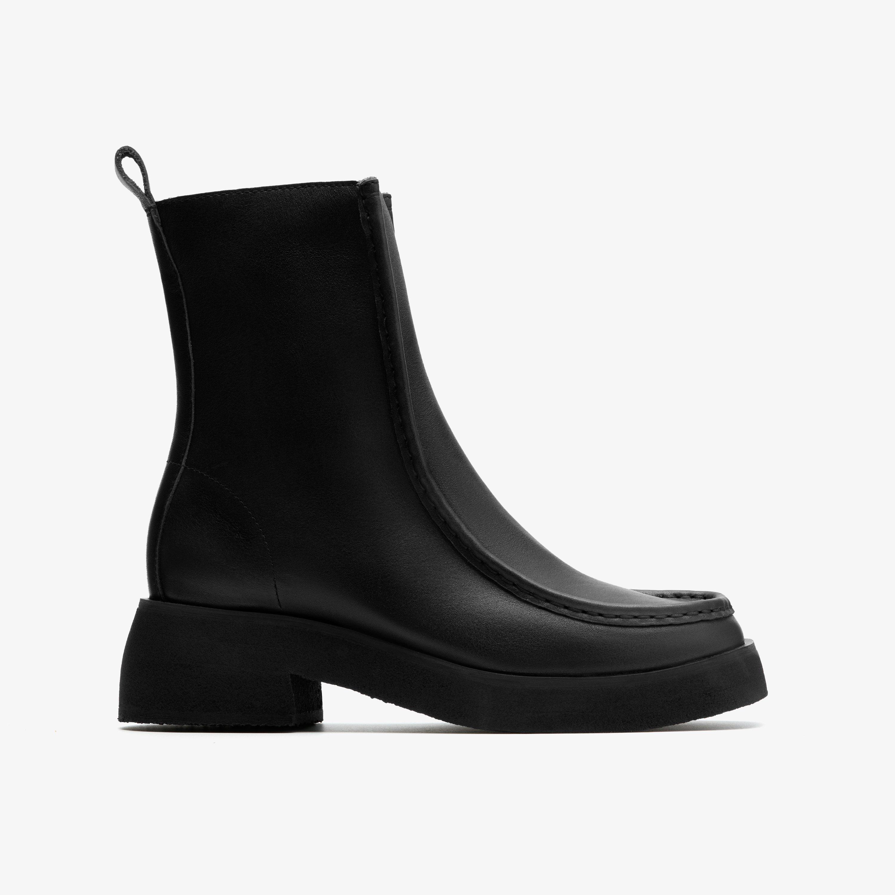 Clarks Effery Zip In Black