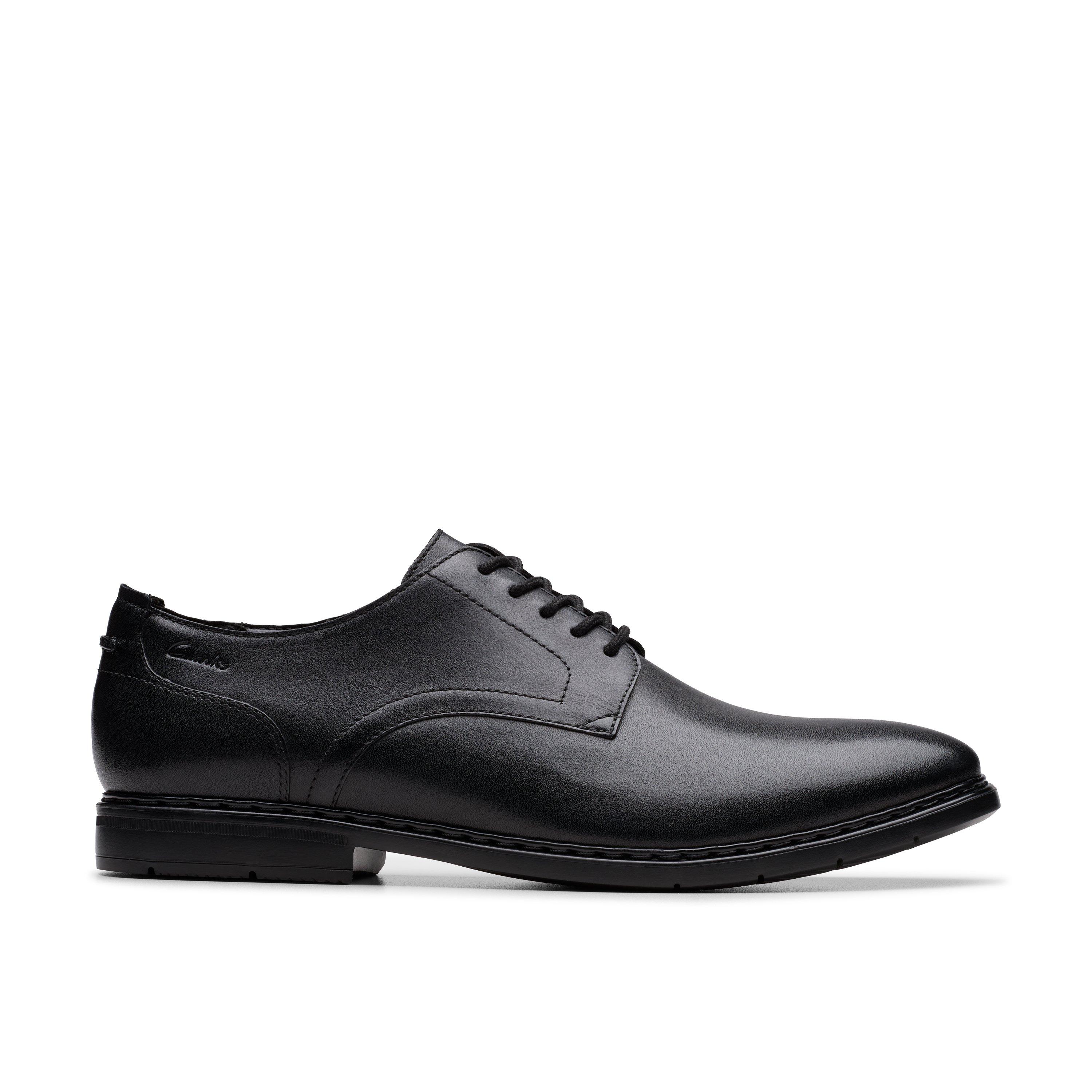 Clarks Men's Black Leather Banbury Derby Standard Fit