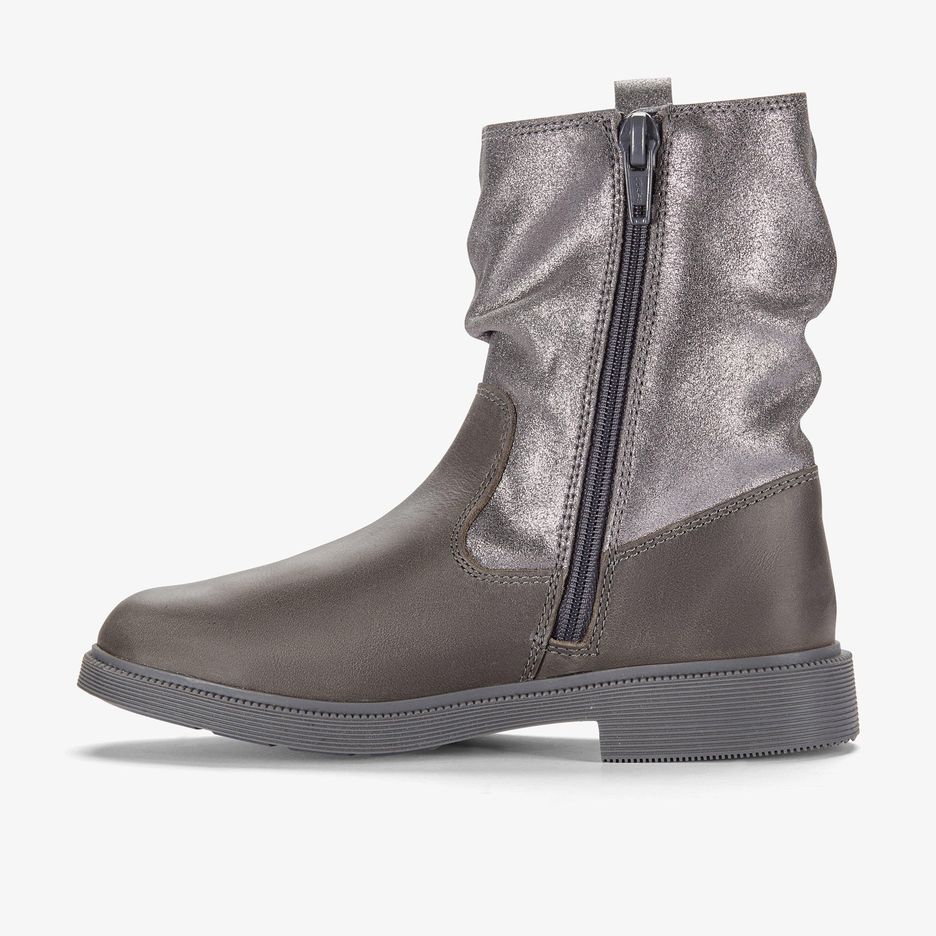 Oaklyn Top K. Pewter Suede