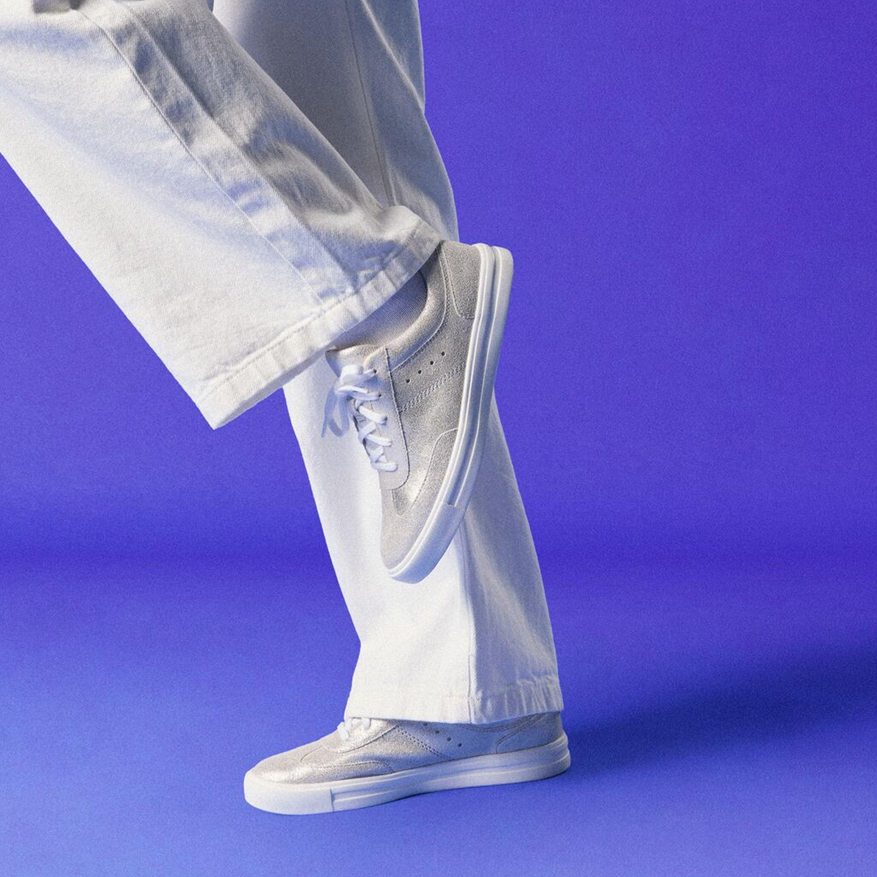 Makea Court — Metallic