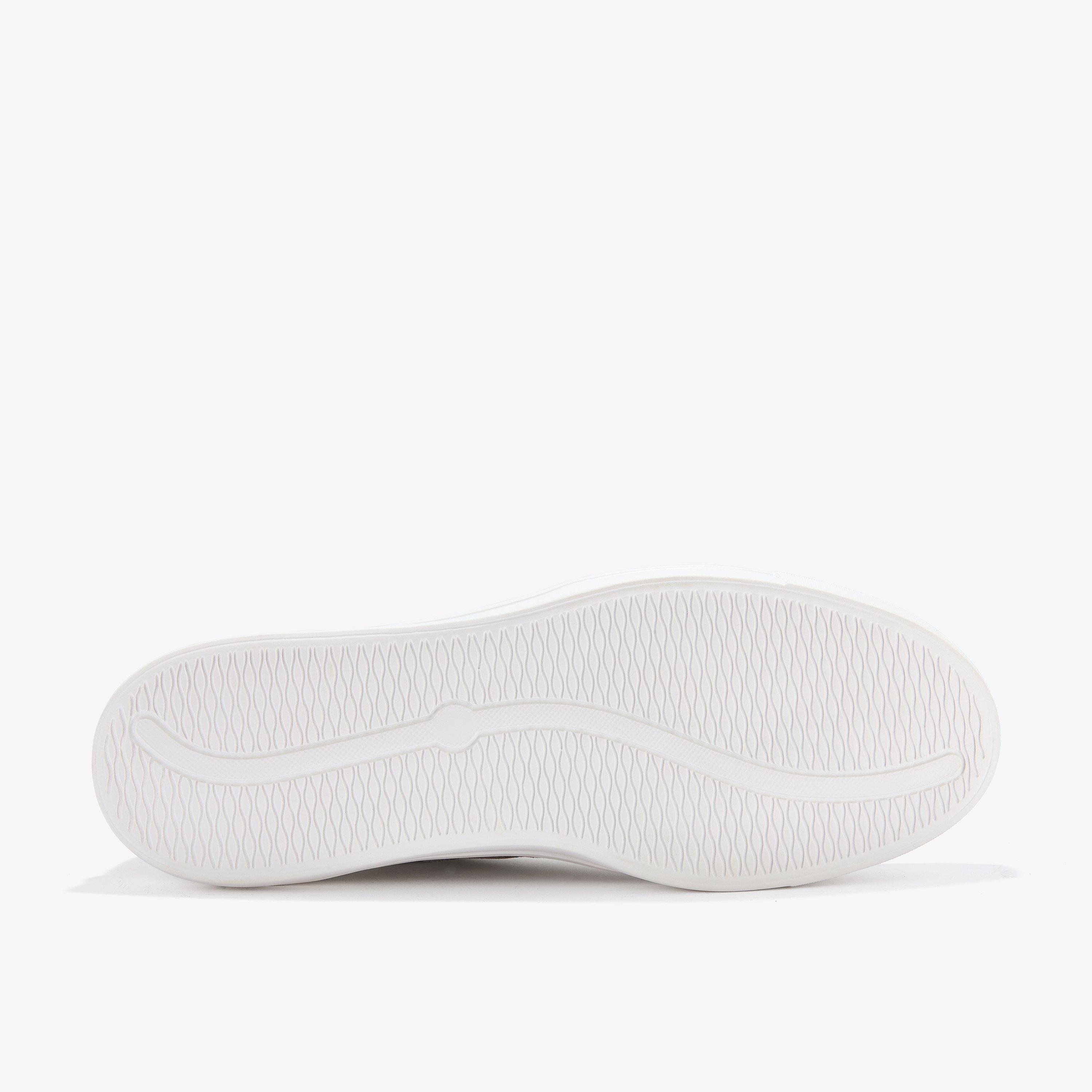 Makea Court — Metallic