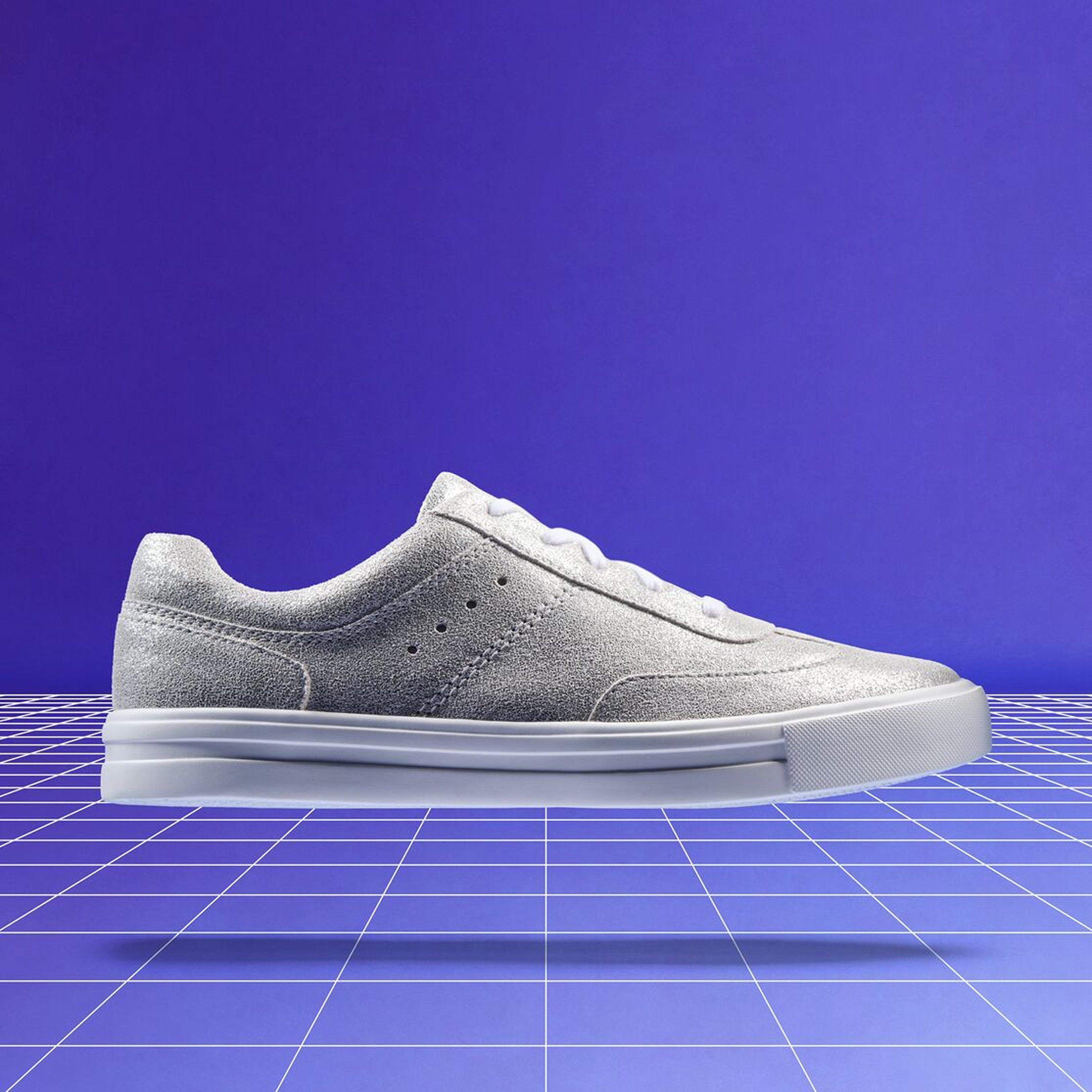 Makea Court — Metallic