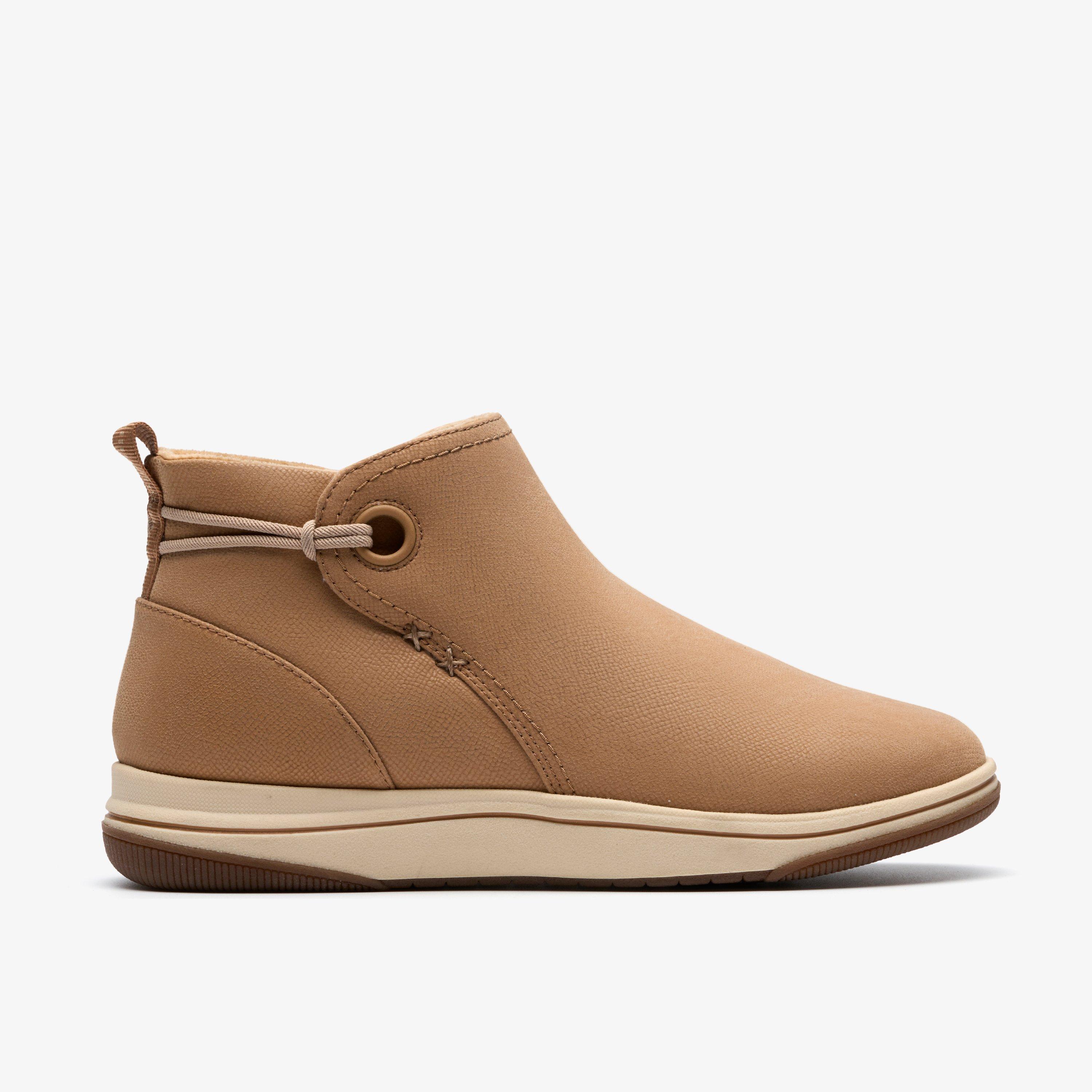 Clarks Breeze Derby In Brown