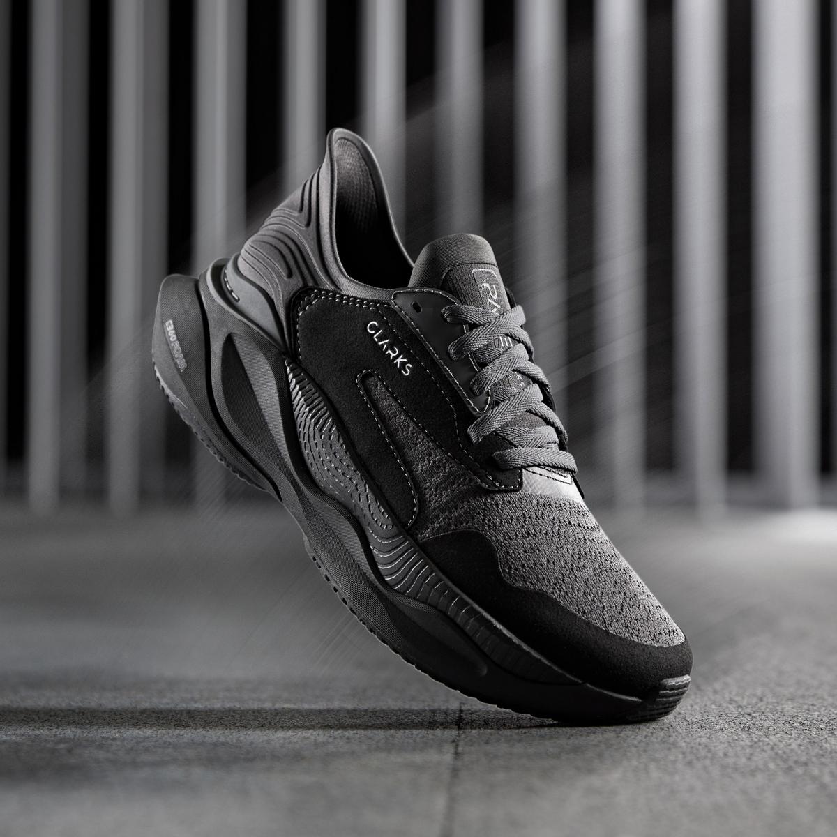 Clarks Pace — Black