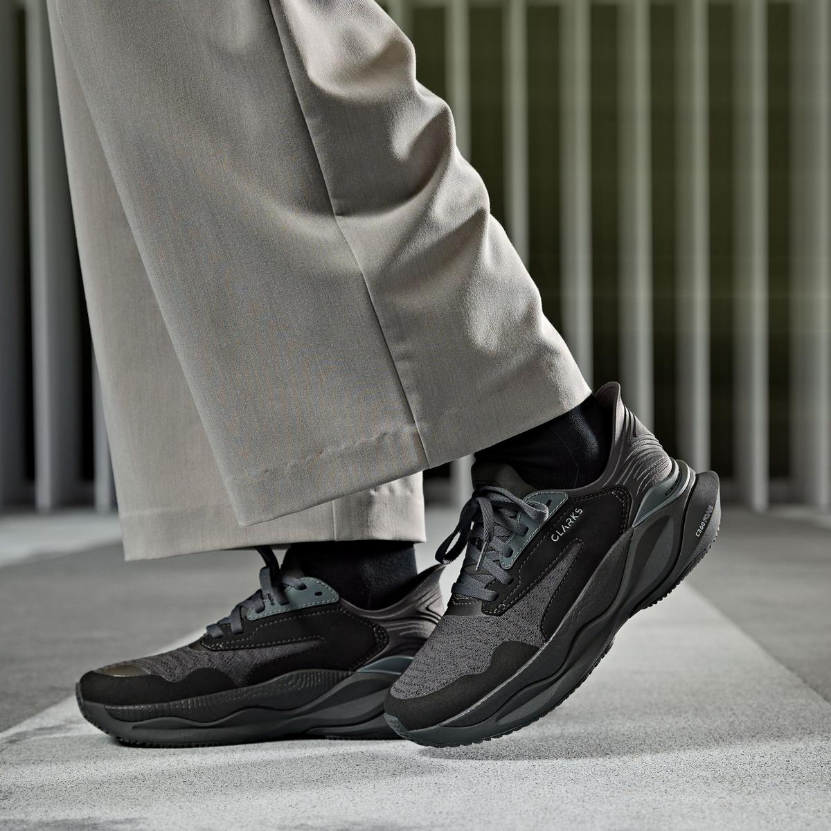 Pace Walk — Black