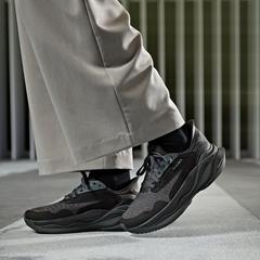 Pace Walk — Black 2