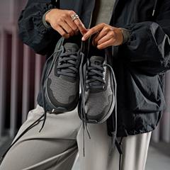 Pace Walk — Black 9